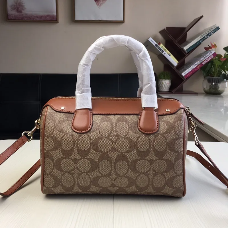All Categories Official Website "Brand Women's Bags" Women's Bags 💙 COACH 2023 latest COACH crossbody bag