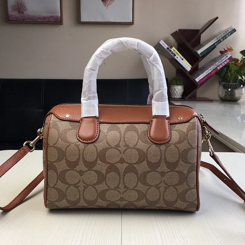 All Categories Official Website "Brand Women's Bags" Women's Bags 💙 COACH 2023 latest COACH crossbody bag