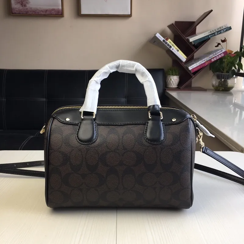 All Categories Official Website "Brand Women's Bags" Women's Bags 💙 COACH 2023 latest COACH crossbody bag
