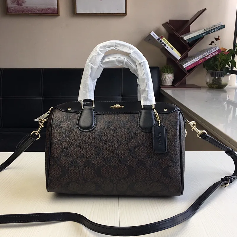 All Categories Official Website "Brand Women's Bags" Women's Bags 💙 COACH 2023 latest COACH crossbody bag