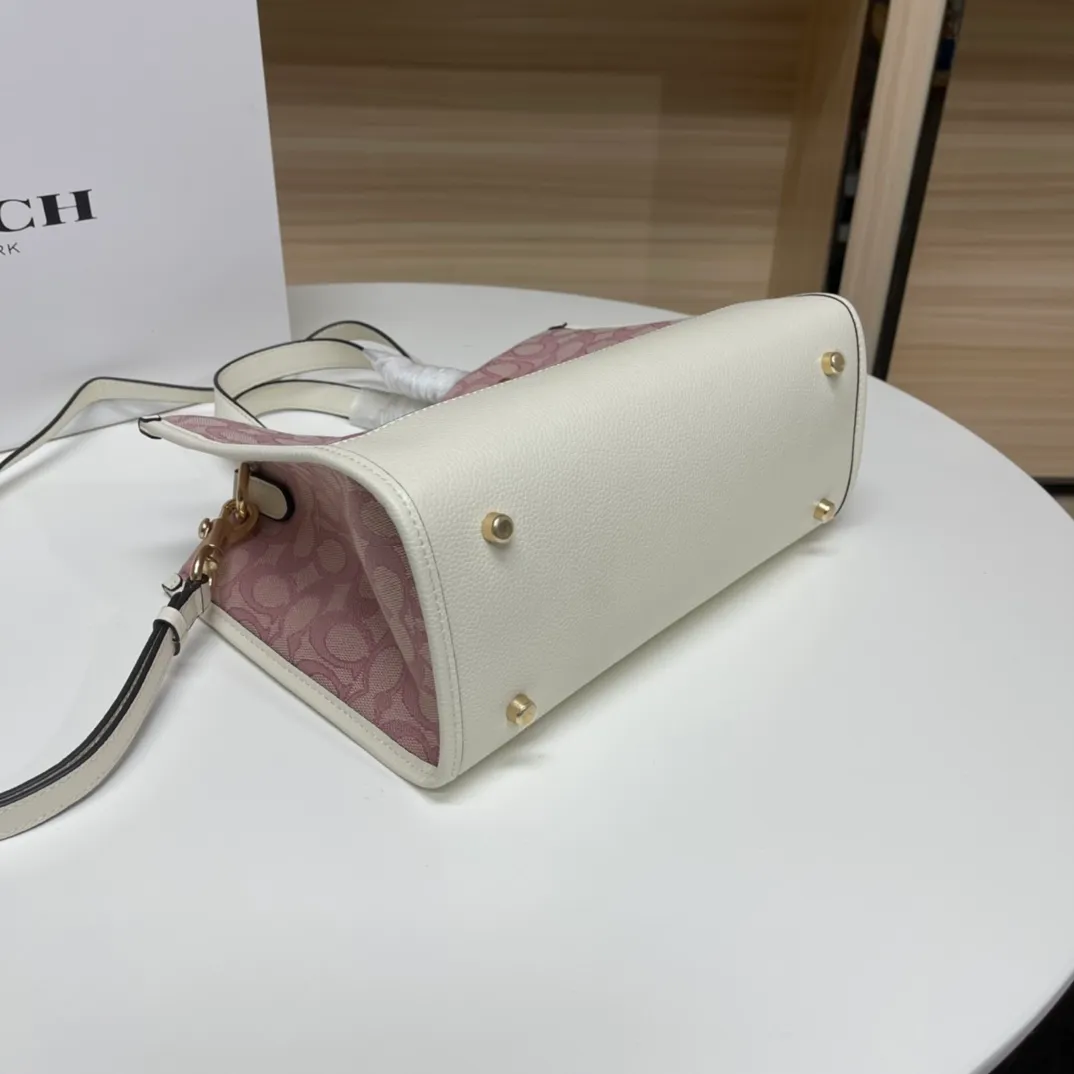Batch 440💰. coach/Coach new model C7685 Butot horizontal series, latest style design, large round cake LOGO, very iconic, big C with hemp thread old flower embroidery, size about 30X23