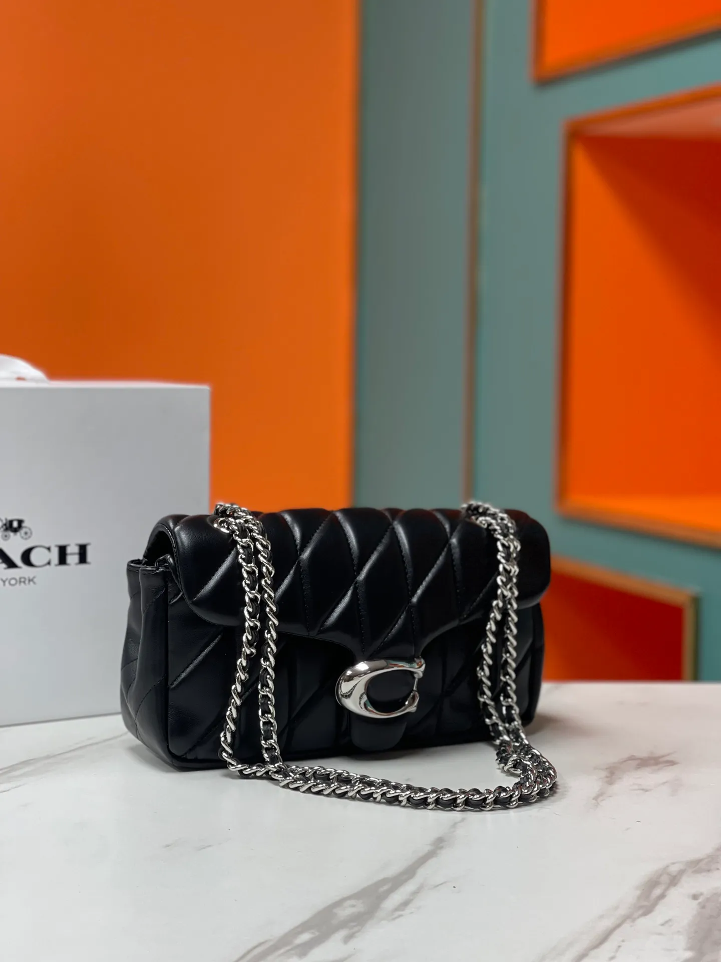 Top original order, batch 500💰Coach/Coach new model, new products synchronized at the counter, model CP400 Quilting Tabby chain tabby with quilting technology, cool dark buckle, low-key and high-end silver buckle. Choose a size and color you like. Size 26/15.