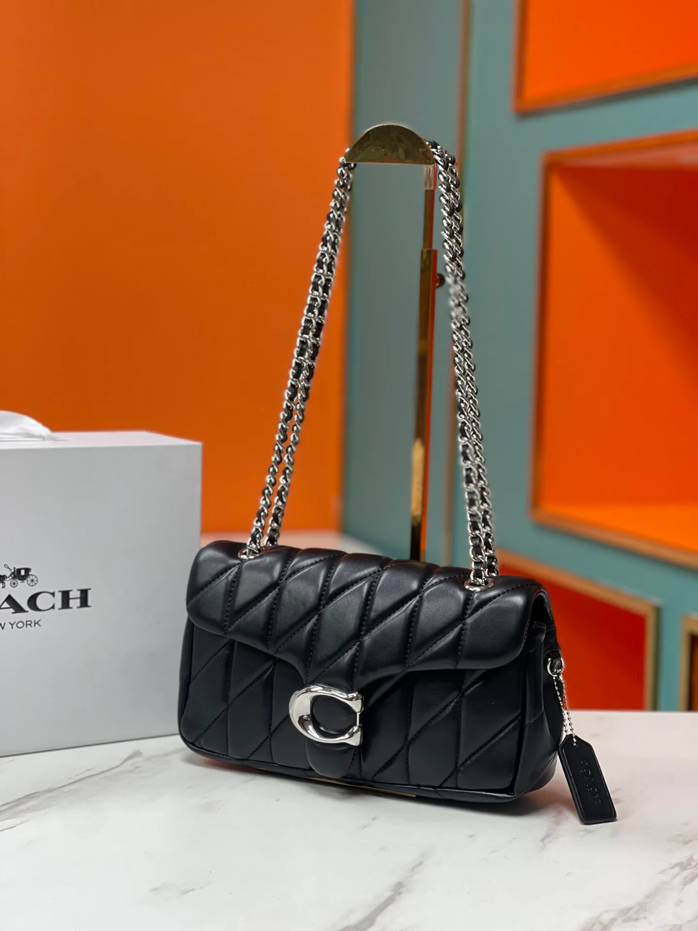 Top original order, batch 500💰Coach/Coach new model, new products synchronized at the counter, model CP400 Quilting Tabby chain tabby with quilting technology, cool dark buckle, low-key and high-end silver buckle. Choose a size and color you like. Size 26/15.
