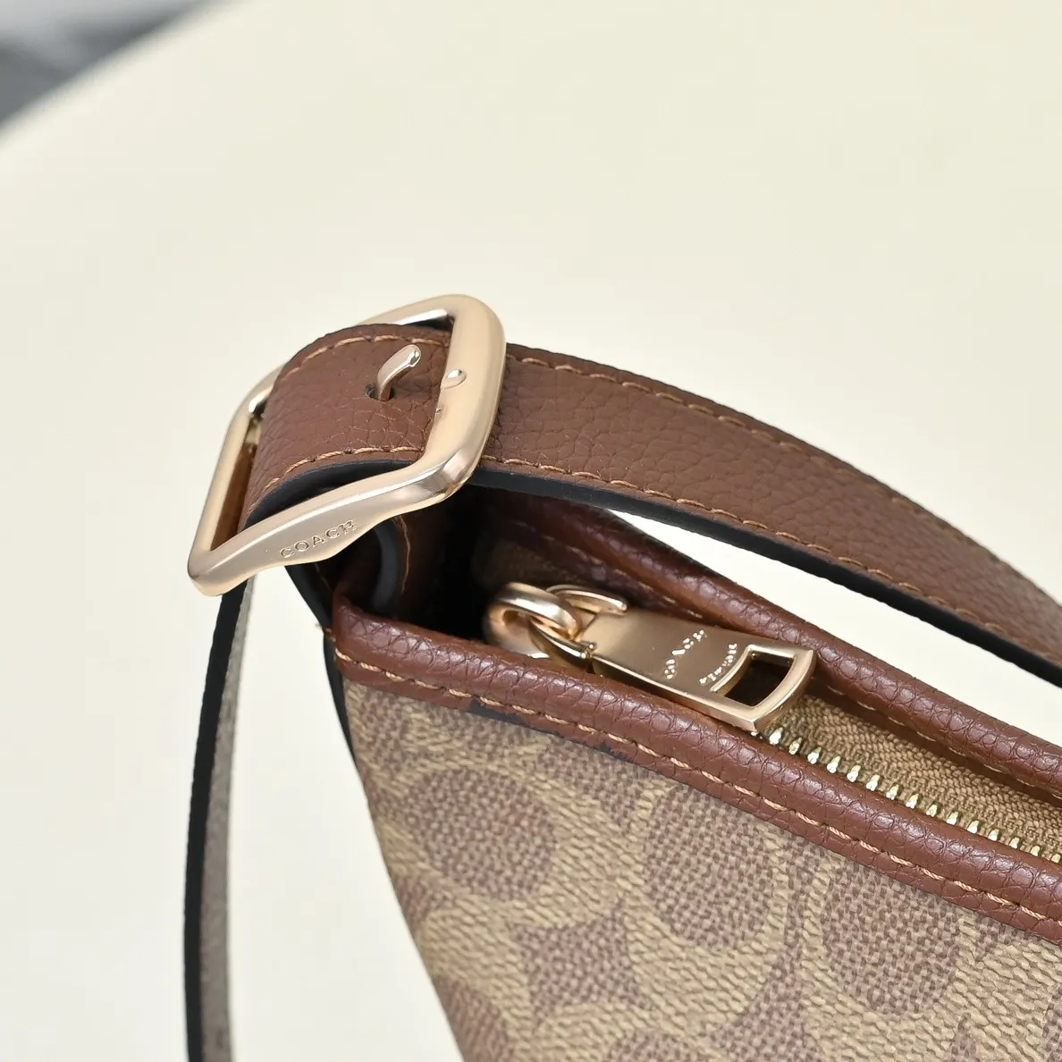 P380 [Top original order] Style number: CBH20 Size: 23*28.5*11.5cm
