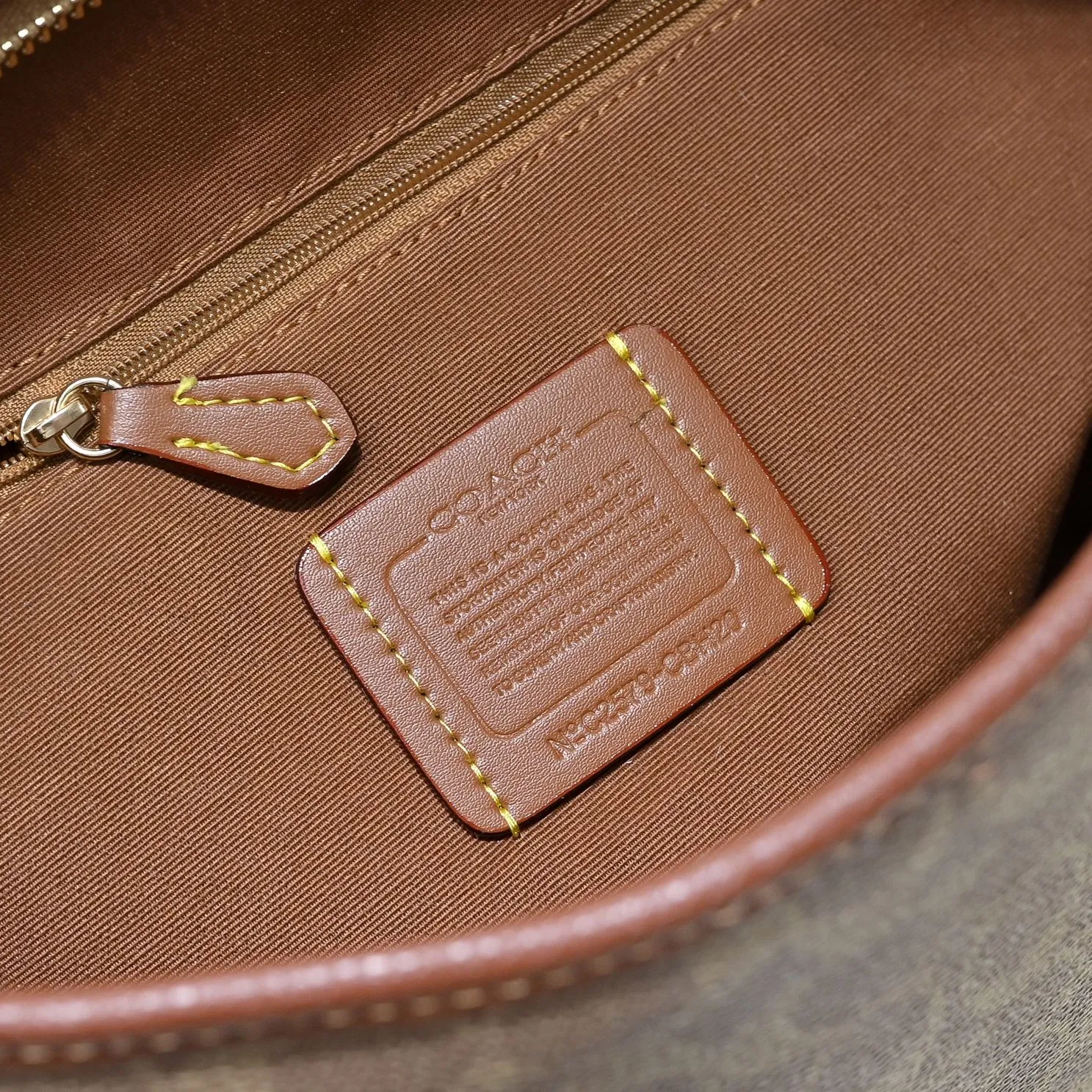 P380 [Top original order] Style number: CBH20 Size: 23*28.5*11.5cm