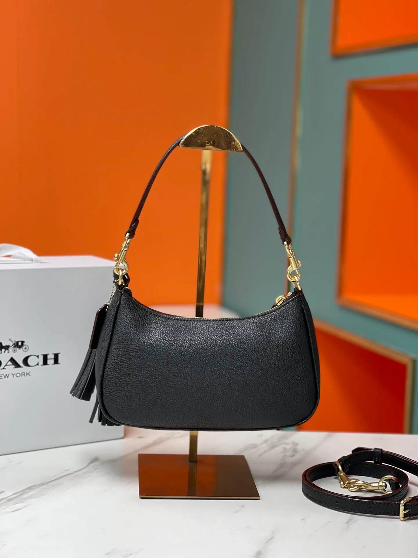 Batch 380💰Model CM084 Coach’s latest armpit bag, size 24.5/15.5/7.5.
