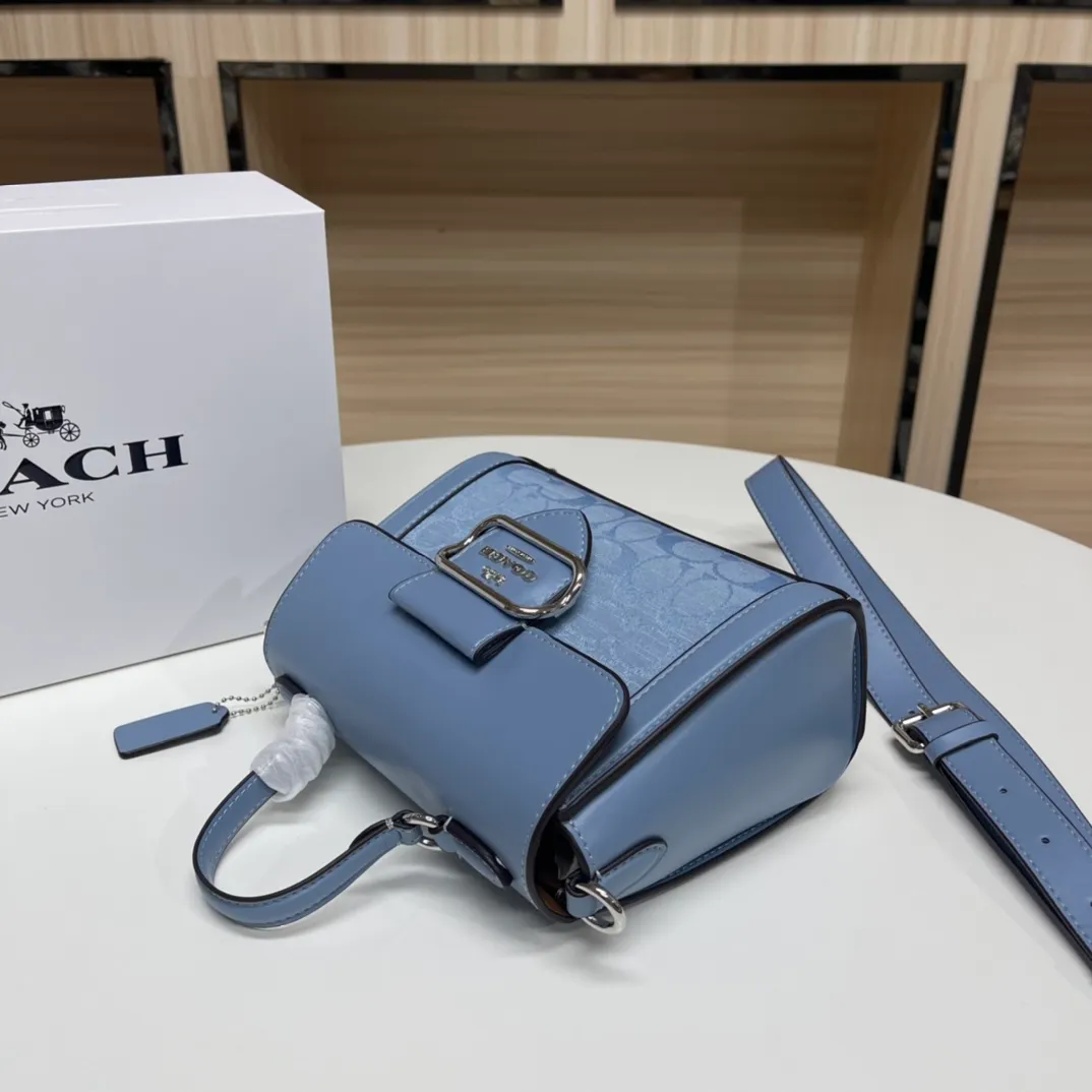Top original order batch 480💰COACH/model CH142. Coach Outlet women's bag with color matching classic logo Morgan Tophandle, modern retro style, has a classic, calm and atmospheric feeling, and is very personal. The buckle opening is casual and natural. It has a leisurely and lazy feeling ~ It has a detachable long shoulder strap and the capacity is sufficient. Size: 21*16*6