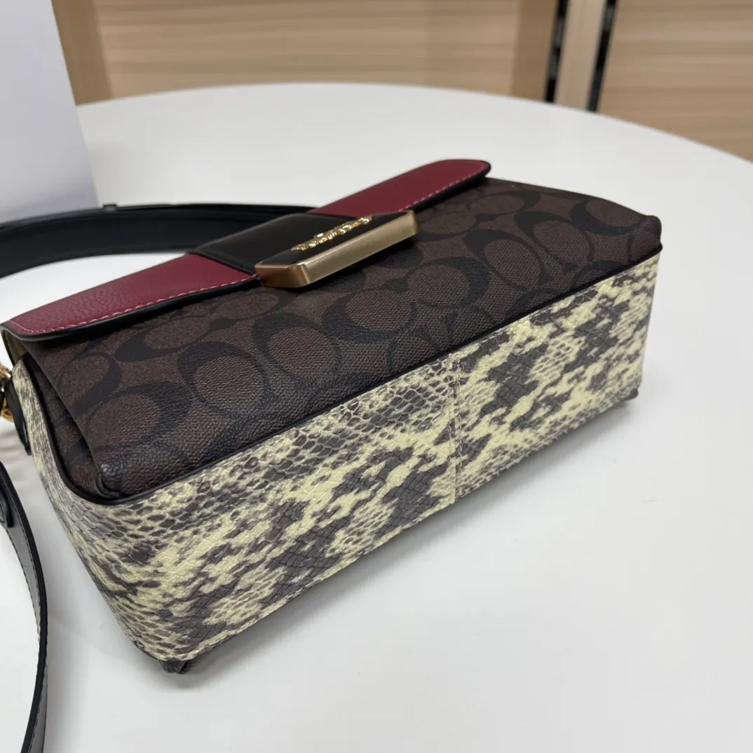 Top original order batch 480💰COACH counter synchronization outlet new GRACE flip shoulder crossbody bag for women, model CC068 size: 26*16*8.5