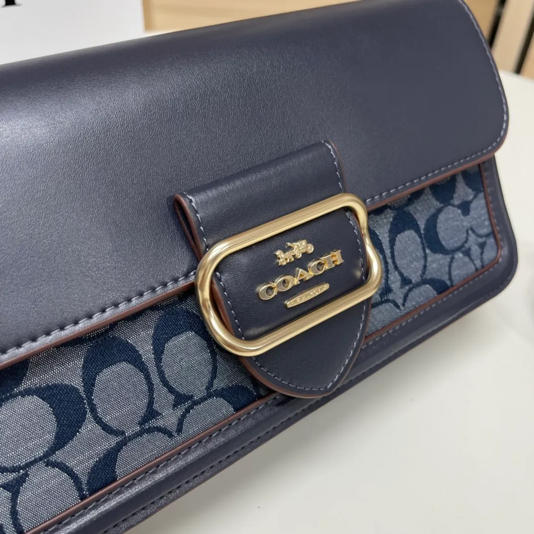 Top original order batch 500💰COACH/model CH137. Coach Outlet women's bag Chambray color matching classic logo MORGAN shoulder bag armpit bag. Size 26X14X6
