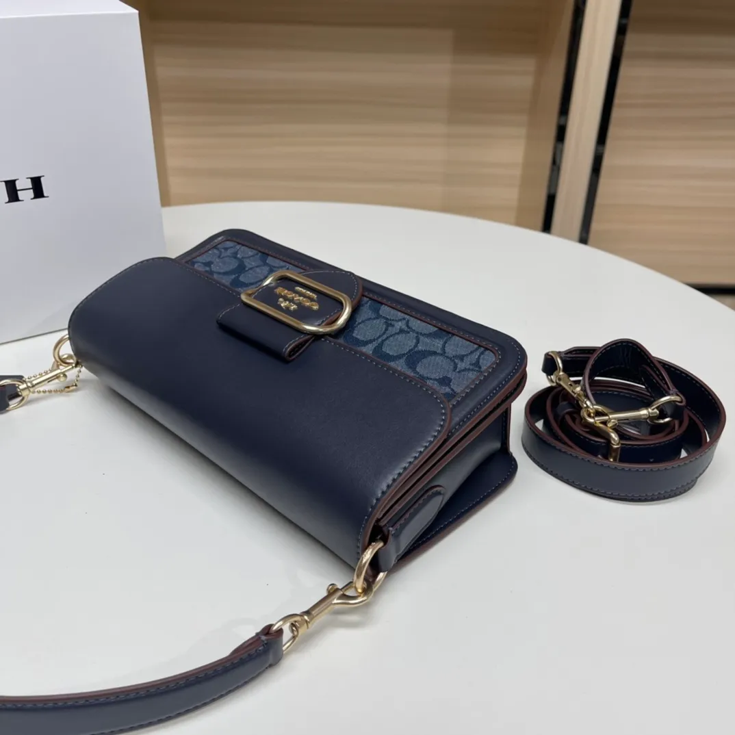 Top original order batch 500💰COACH/model CH137. Coach Outlet women's bag Chambray color matching classic logo MORGAN shoulder bag armpit bag. Size 26X14X6
