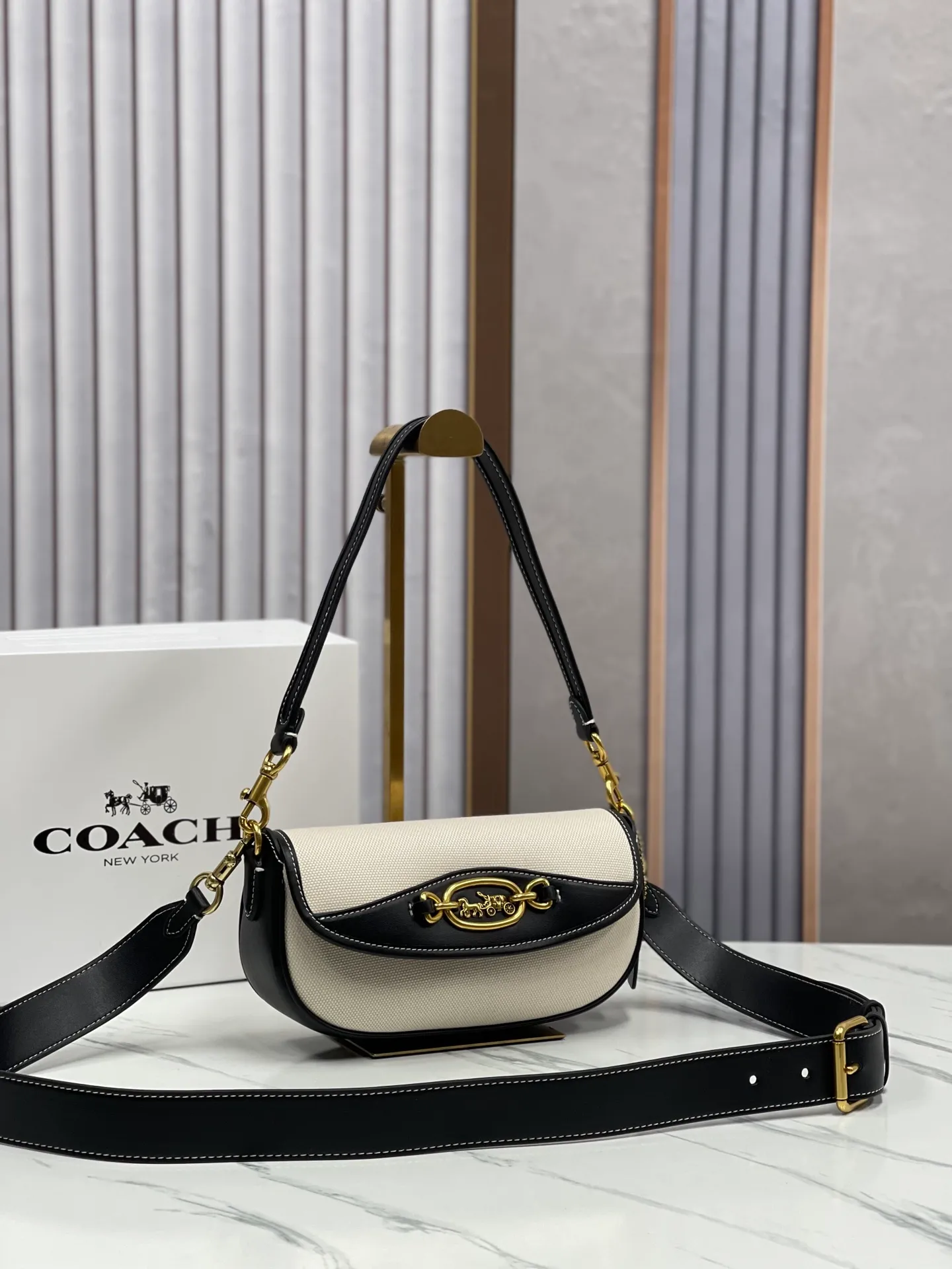 Top original order batch 440💰coach/Coach new women's saddle bag CR668 shoulder cross-body handbag HARLEY23 canvas retro lock bag armpit bag size: 22*13*5