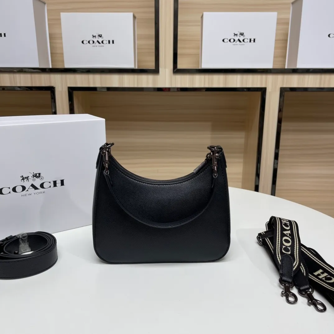 Top original order batch 460💰Coach/Coach new CJ842 May new HoboNEW Coach May NEe cool style Hobo's beautiful armpit bag is also equipped with three different styles of shoulder straps, whether you are a COOL girl or a hot girl, you can handle it. Size 22/18/6.5,