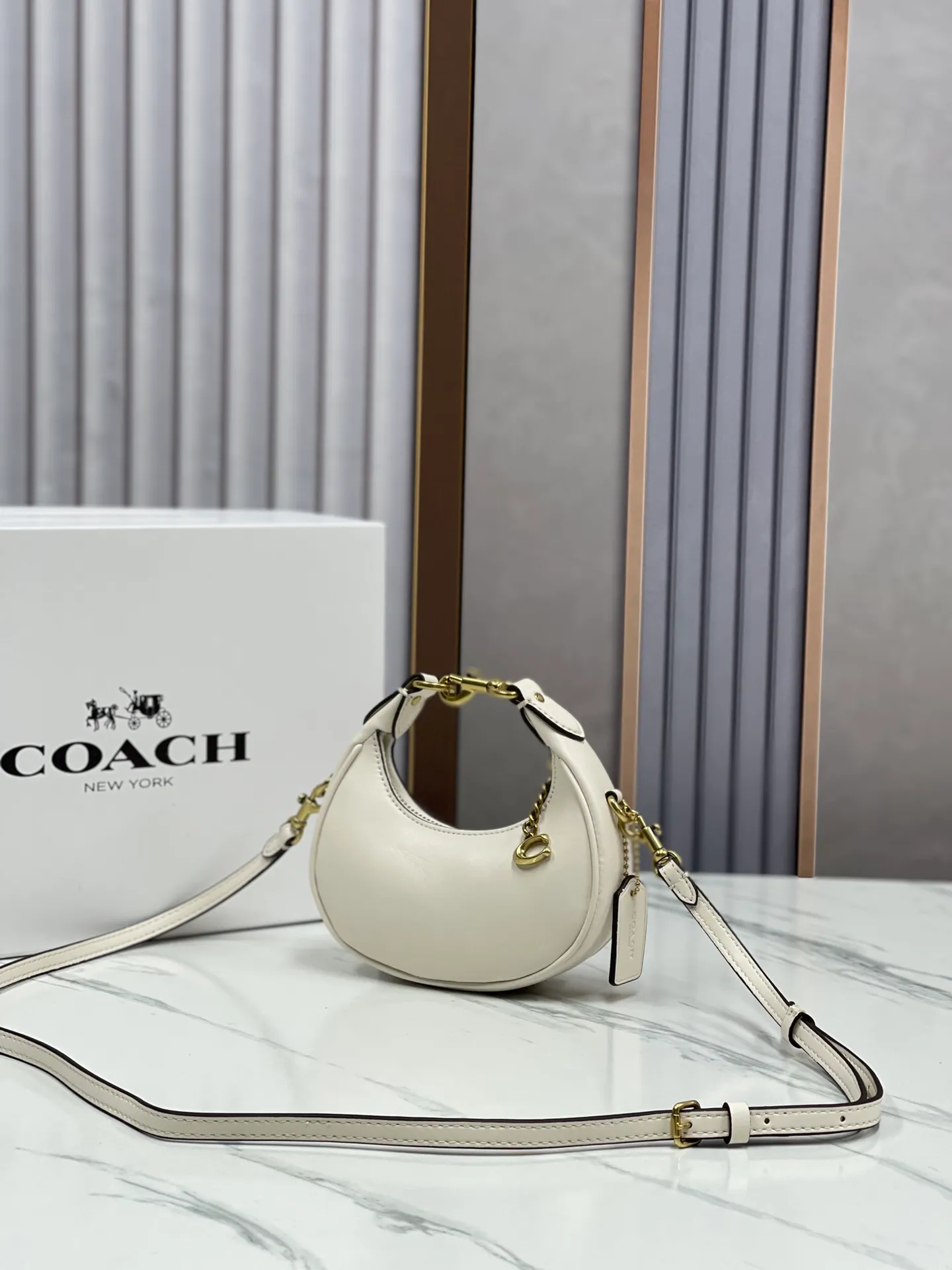 Batch 360💰Coach’s new women’s mini dumpling bag model: CR506 wrist bag, shoulder crossbody retro half-moon bag jonie armpit bag, size: 15*7*6