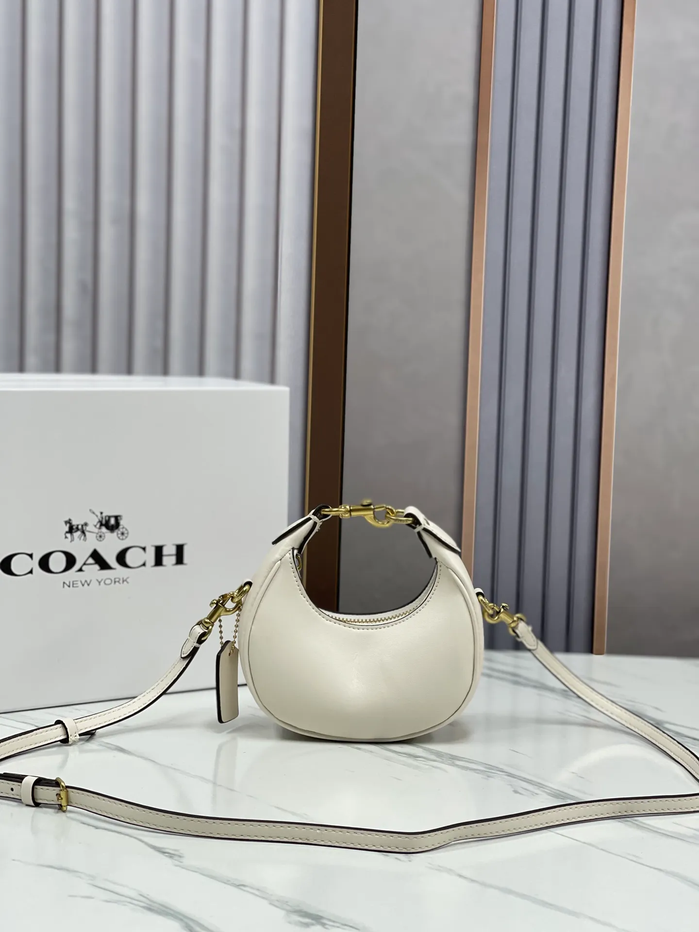 Batch 360💰Coach’s new women’s mini dumpling bag model: CR506 wrist bag, shoulder crossbody retro half-moon bag jonie armpit bag, size: 15*7*6