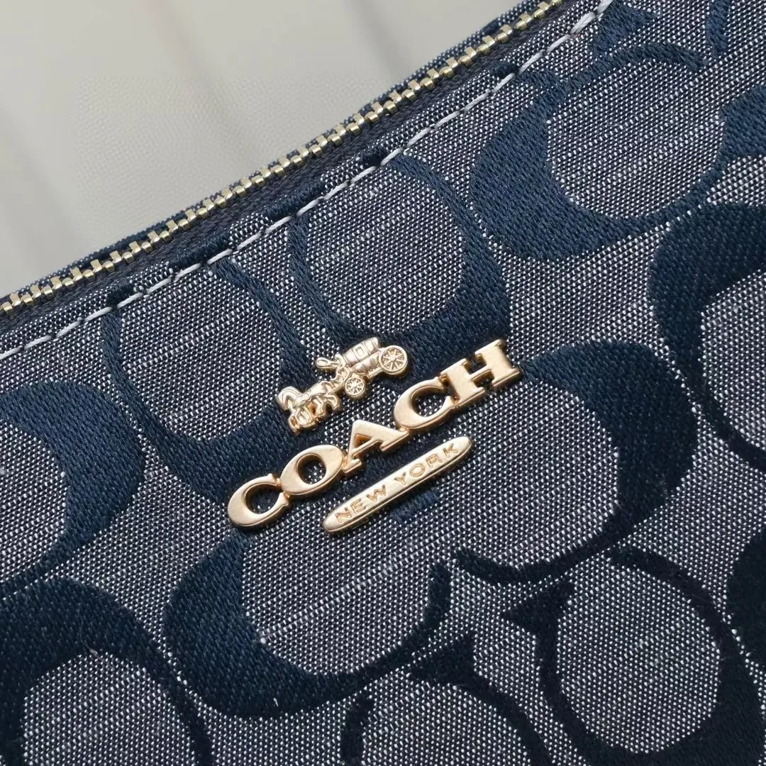 P260 [Top original order] New Coach shoulder crossbody bag CH139 Chambray series, the fashionable and elegant Teri armpit bag, versatile and casual, yet not outdated, can be worn cross-body under the arm, and very practical ~ Size: 24.5*15.5*7.5cm
