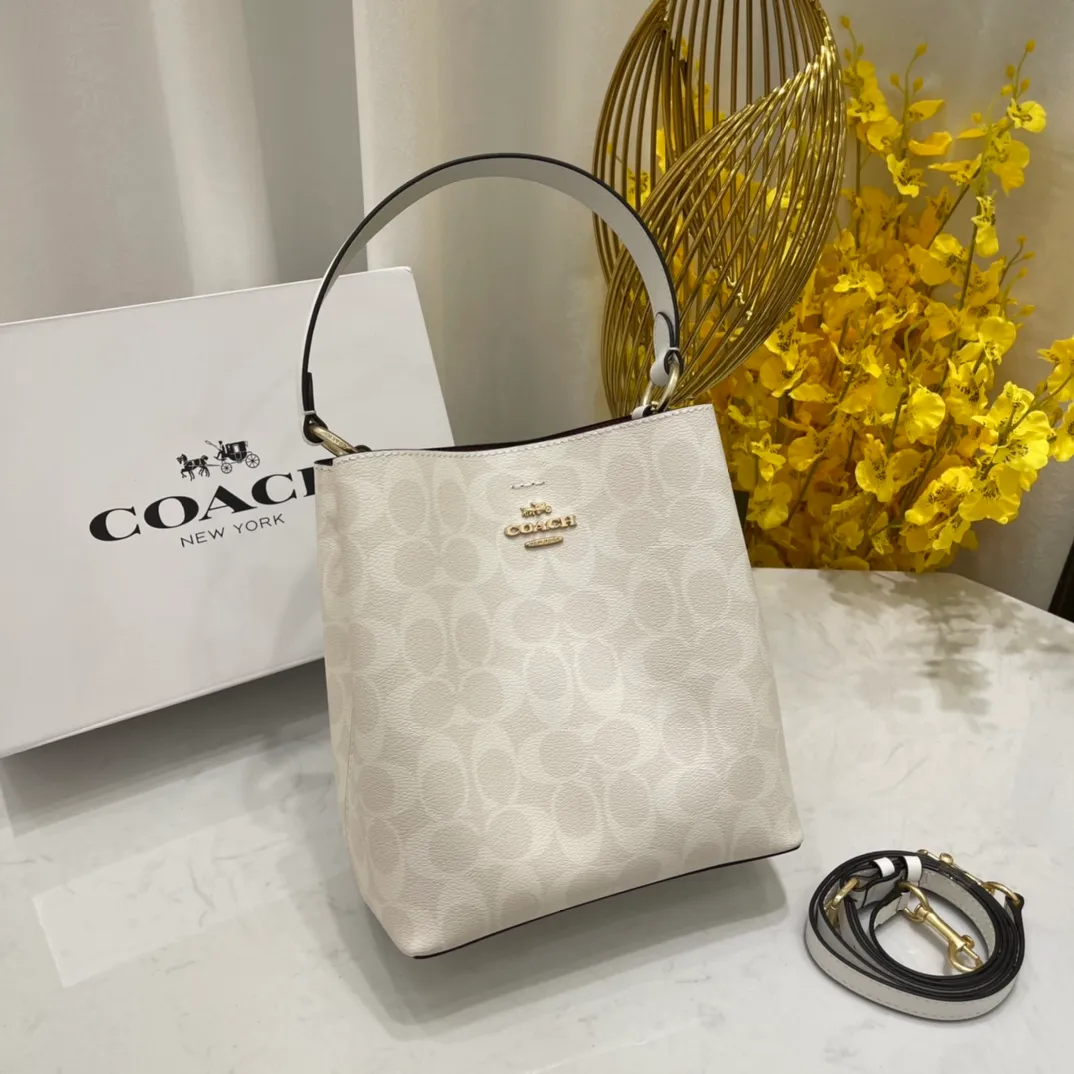 Top original order, batch 420💰 Coach/Coach new model, new carriage bucket with small logo, simple and not fancy, versatile and beautiful, large storage capacity, hot model🔥, new model synchronized at the counter, sandwich zipper bag, imported first-layer cowhide, exquisite handwork, size 22X22X10, model 2312🌸