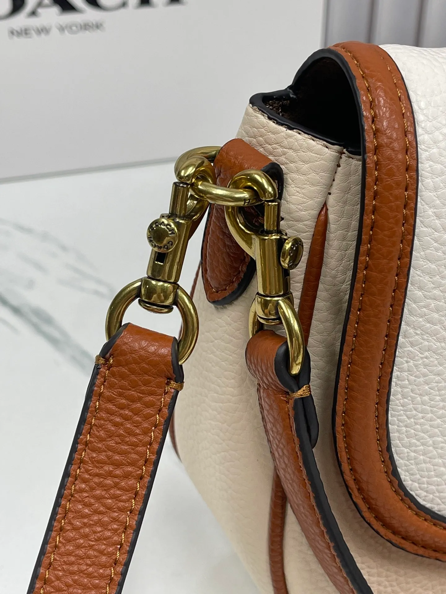 Top original order batch 460💰COACH/Coach new counter synchronization·new product women’s classic logo LEGACY shoulder bag presbyopia, model CU100, size 25.5*18.5*7