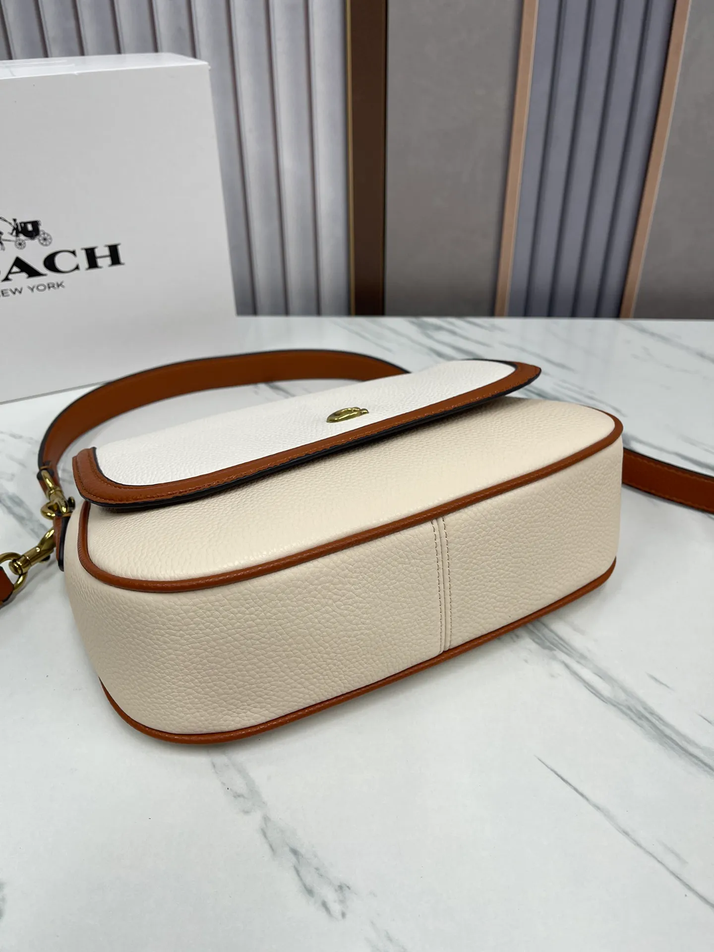 Top original order batch 460💰COACH/Coach new counter synchronization·new product women’s classic logo LEGACY shoulder bag presbyopia, model CU100, size 25.5*18.5*7