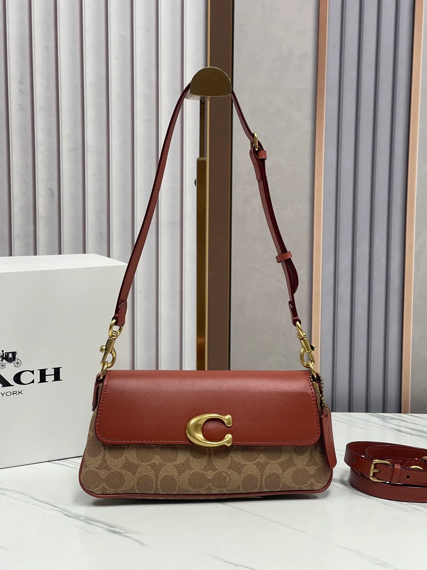 P420¥ [New counter product] COACH/Coach women's JET shoulder bag, crossbody bag, high-end design commuting model: CBA83 size 25*11*5