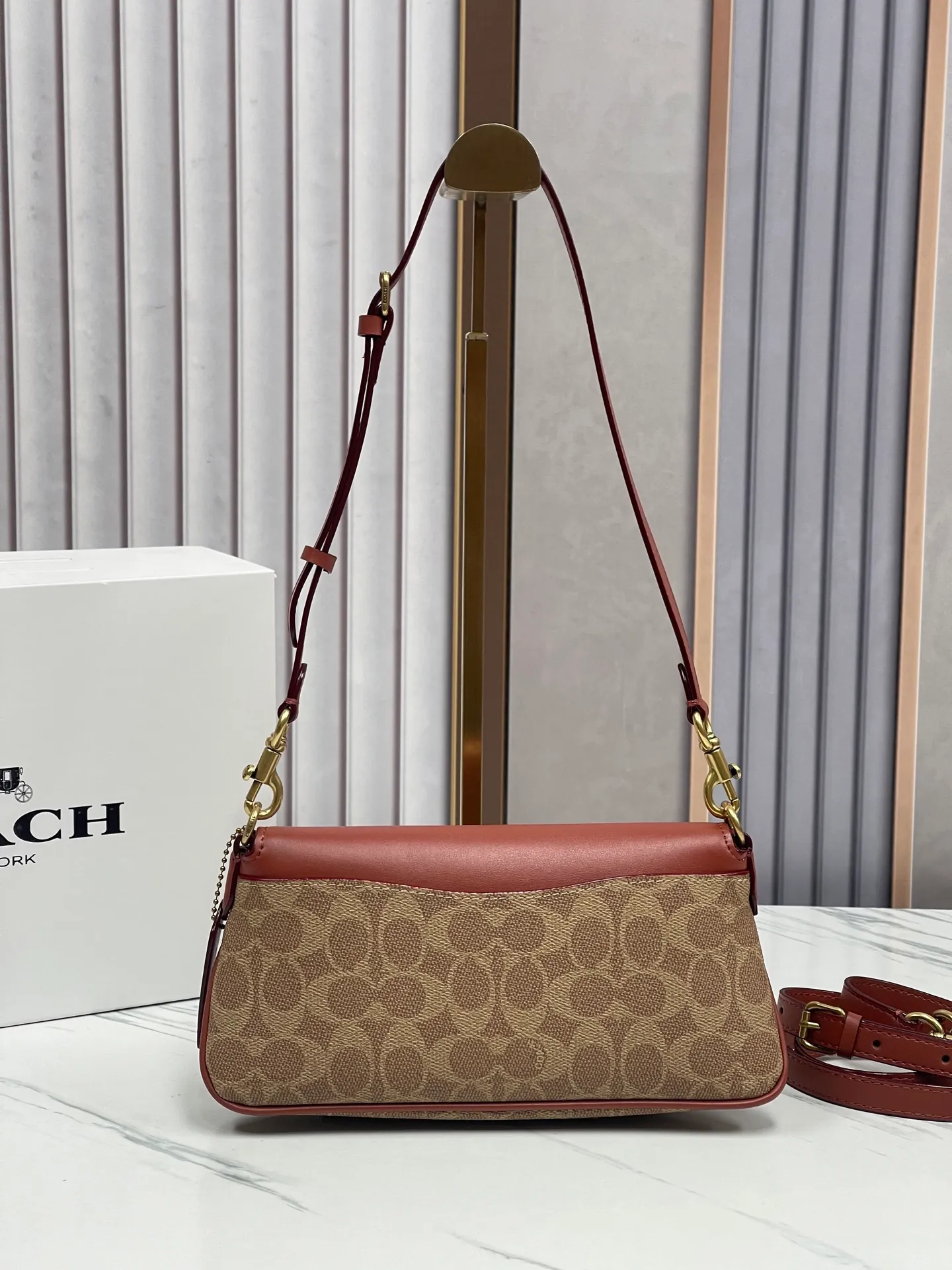 P420¥ [New counter product] COACH/Coach women's JET shoulder bag, crossbody bag, high-end design commuting model: CBA83 size 25*11*5