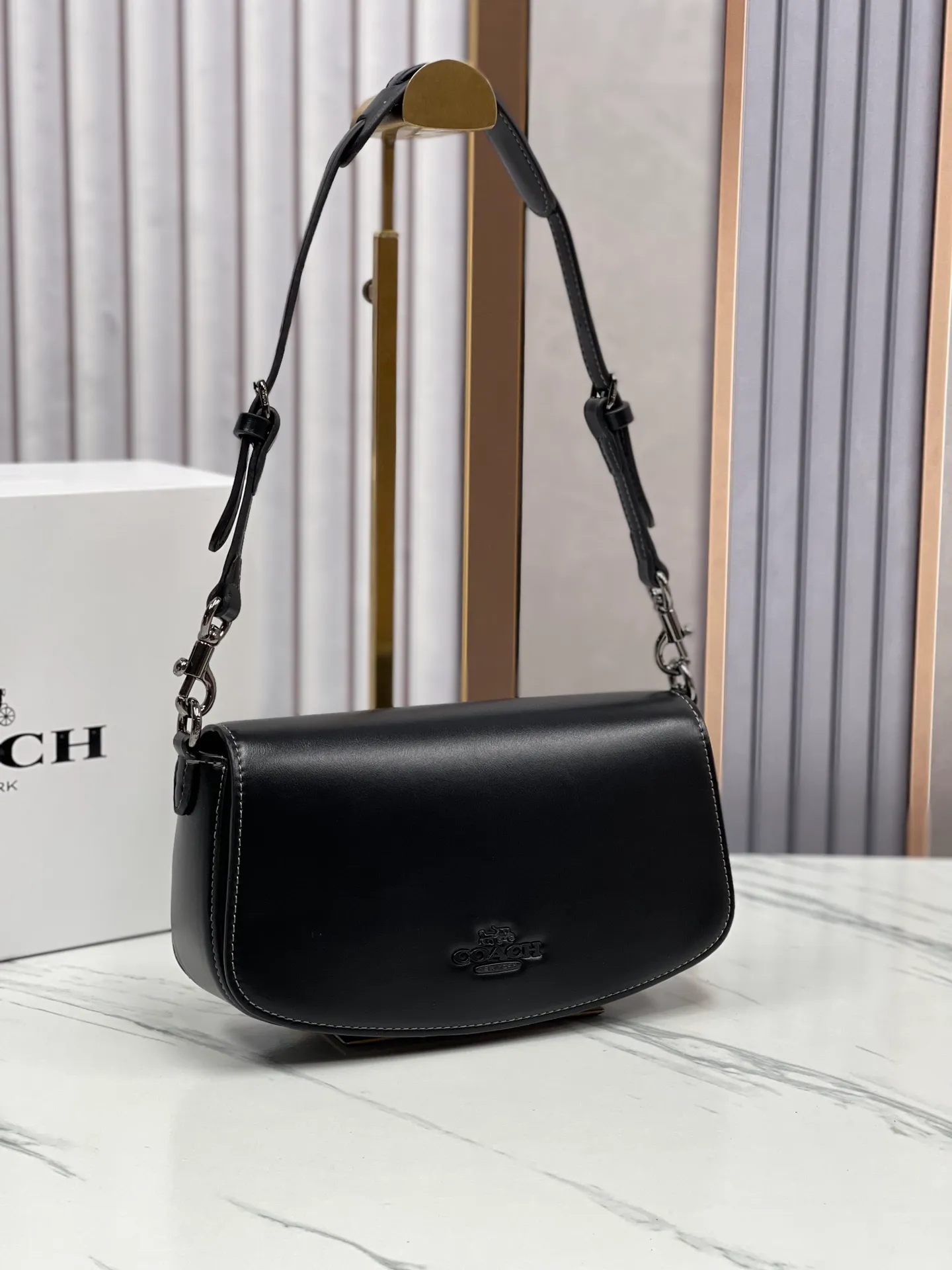 P390🍑Coach/Coach’s new June Satchel. CT776 small bag has that kind of matching feeling and the leather texture is great. Size 23/20/8.5