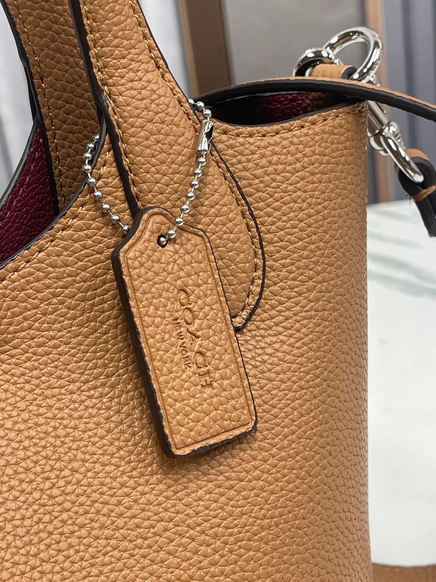 Batch 380💰COACH new models: CR168 full leather, CR256 presbyopia, HANNA bucket bag, hand-held crossbody bag, vegetable basket, small body, large capacity, good-looking and practical 19.5*17.5*13cm