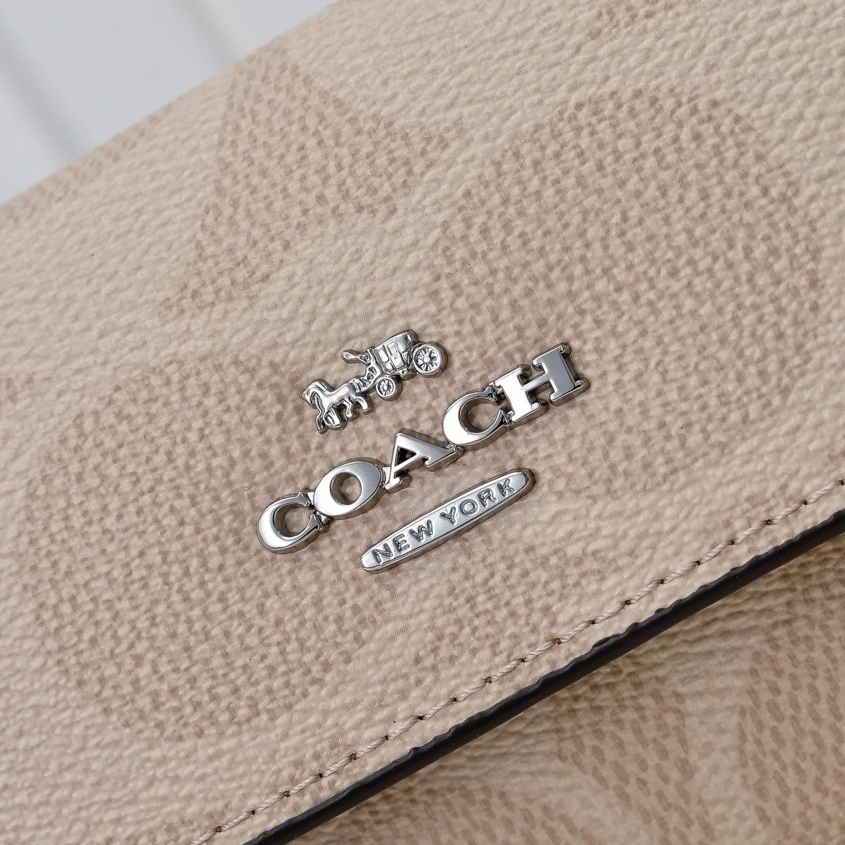 Style number: CAN70 Size: 20*11*5cm