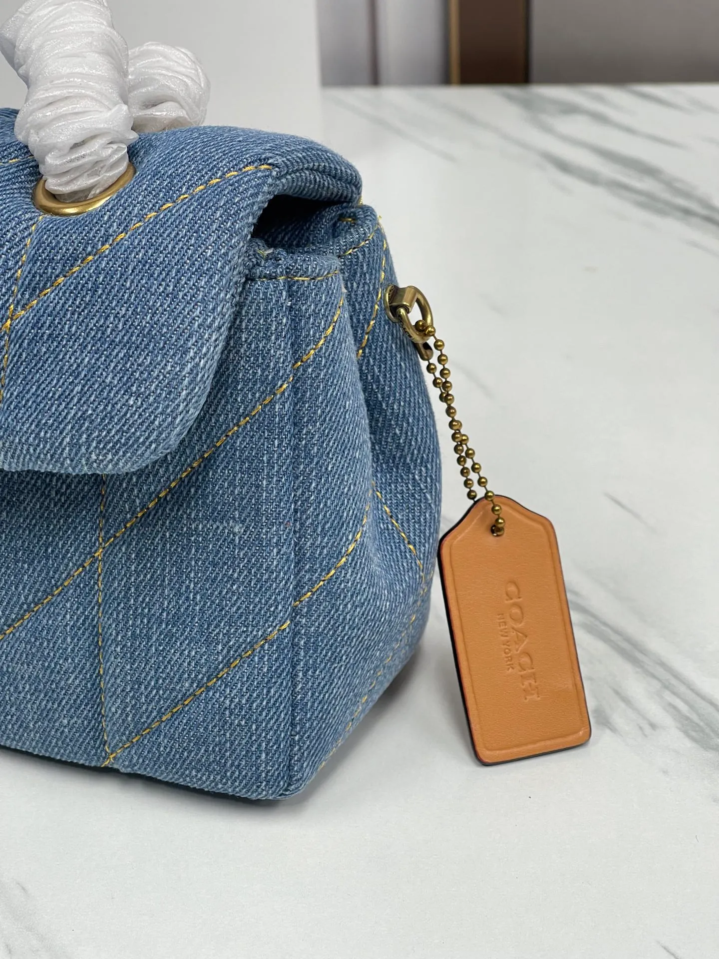Top original order batch 480¥Coach/Coach new model synchronized new product model CR704 Quilting Tabby quilting chain tabby chambray with cool buckle, low-key and high-end buckle. Choose a size and color you like. Size 26/15.