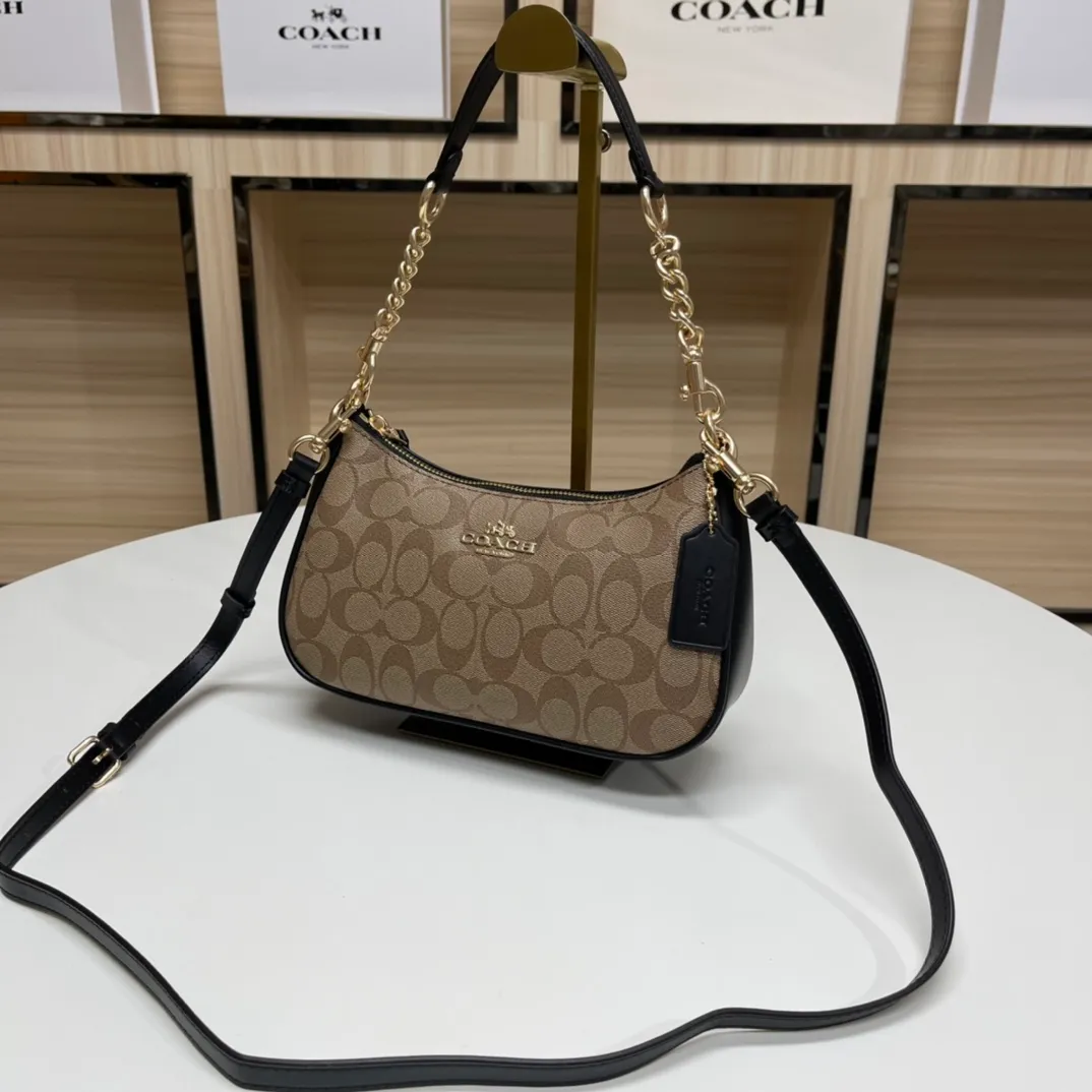 Top original order batch 380💰coach/Coach new armpit bag new model in stock. Model 548, 209, 173. C's Outlet women's bag color-blocked TERI shoulder bag. . DETAILS details Material: cow leather 2 credit card slots Built-in multi-function pocket Top zipper closure, fabric lining Detachable handle with vertical length of 21cm Detachable shoulder strap with vertical length of 58cm, can be used for shoulder or crossbody Dimensions: 24.5cm (length) × 15.5cm (height) 7.5cm (width),