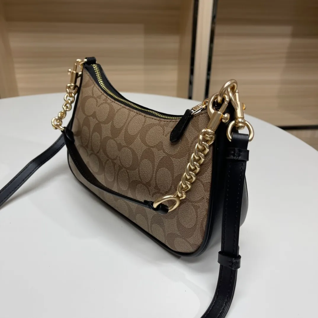 Top original order batch 380💰coach/Coach new armpit bag new model in stock. Model 548, 209, 173. C's Outlet women's bag color-blocked TERI shoulder bag. . DETAILS details Material: cow leather 2 credit card slots Built-in multi-function pocket Top zipper closure, fabric lining Detachable handle with vertical length of 21cm Detachable shoulder strap with vertical length of 58cm, can be used for shoulder or crossbody Dimensions: 24.5cm (length) × 15.5cm (height) 7.5cm (width),