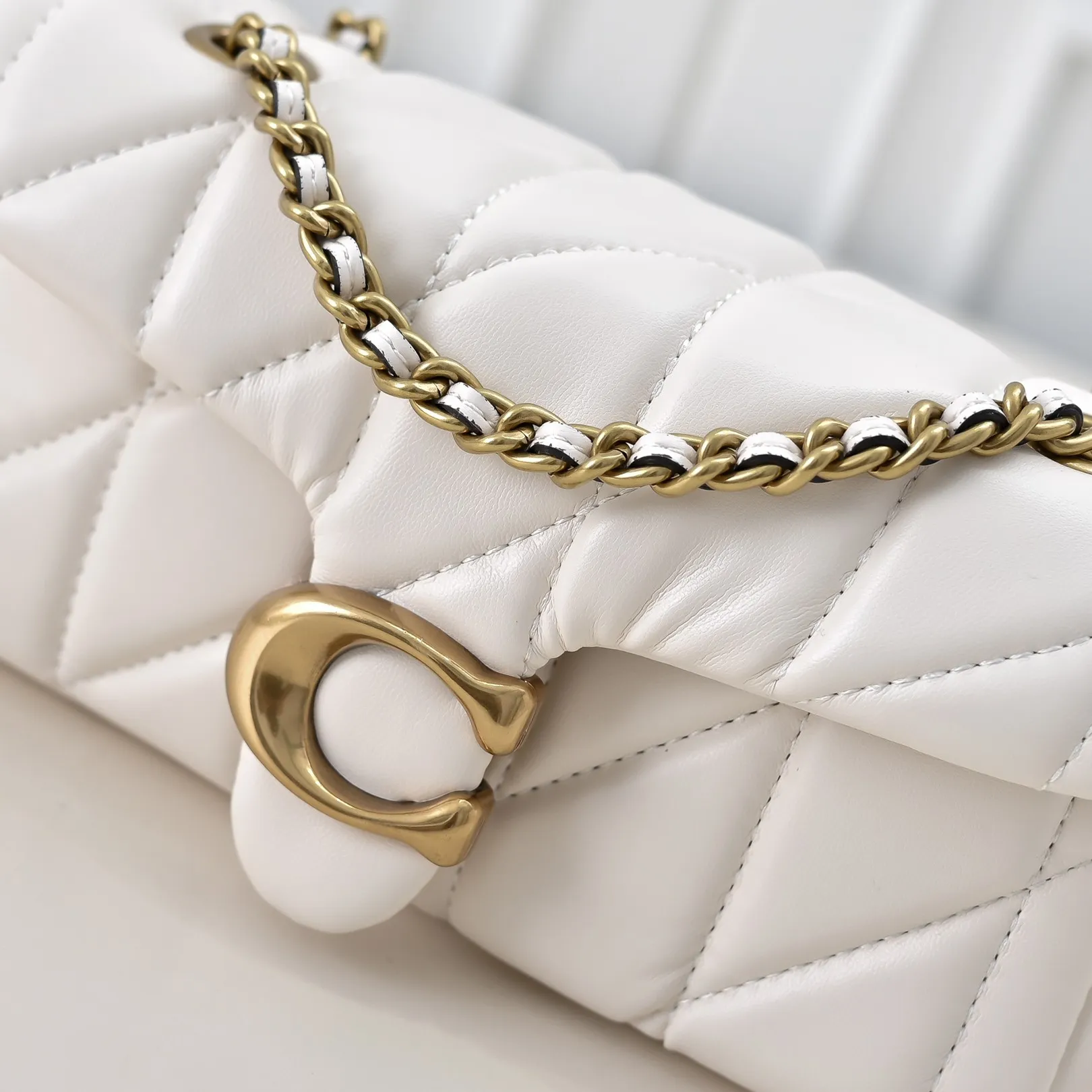 P420 [Top original order] Small gold buckle Style number: CP298 Size: 20*11*7cm
