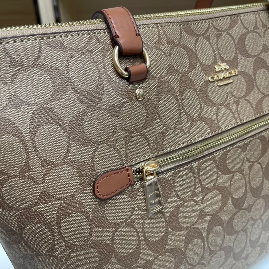 Batch 420💰coach/Coach new model 79609, super good upper body effect, women's PVC single shoulder casual trendy women's bag tote bag, size 32.28.13,