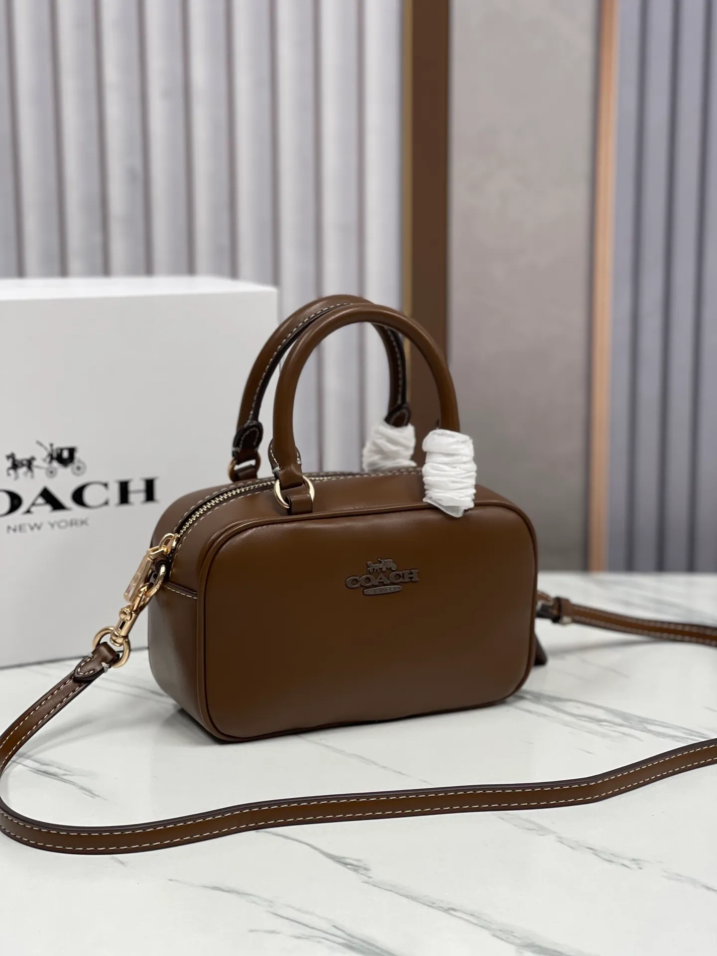 P390¥💰coach/Coach’s new June model Andrea is really not to be missed. CT768 Andrea series is so beautiful! Simple and fashionable, versatile and practical! It’s great whether for personal use or as a gift! Size 21/11/7.
