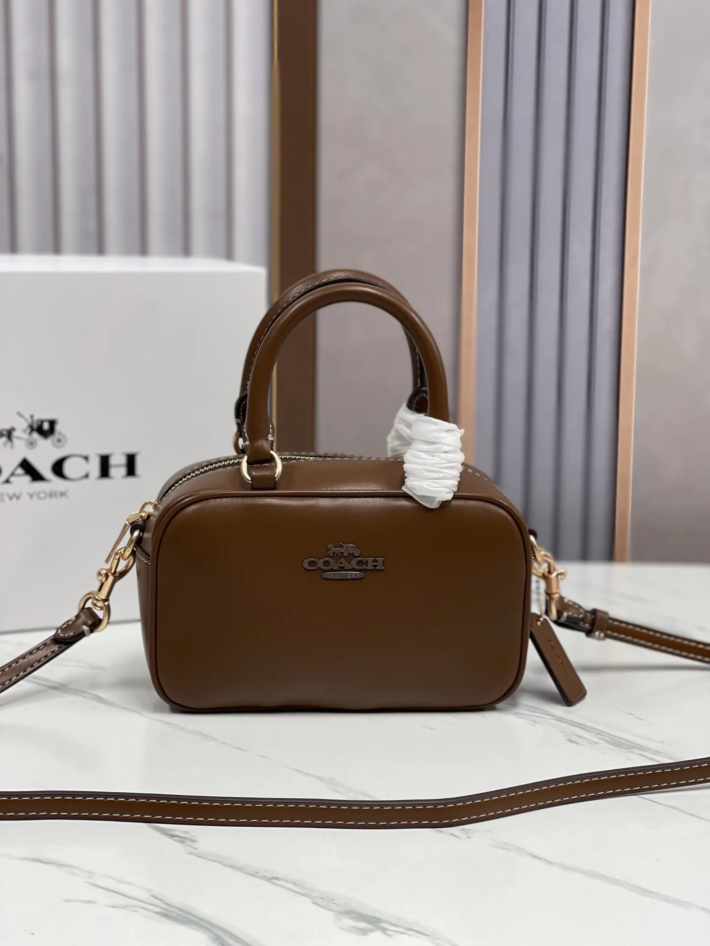 P390¥💰coach/Coach’s new June model Andrea is really not to be missed. CT768 Andrea series is so beautiful! Simple and fashionable, versatile and practical! It’s great whether for personal use or as a gift! Size 21/11/7.