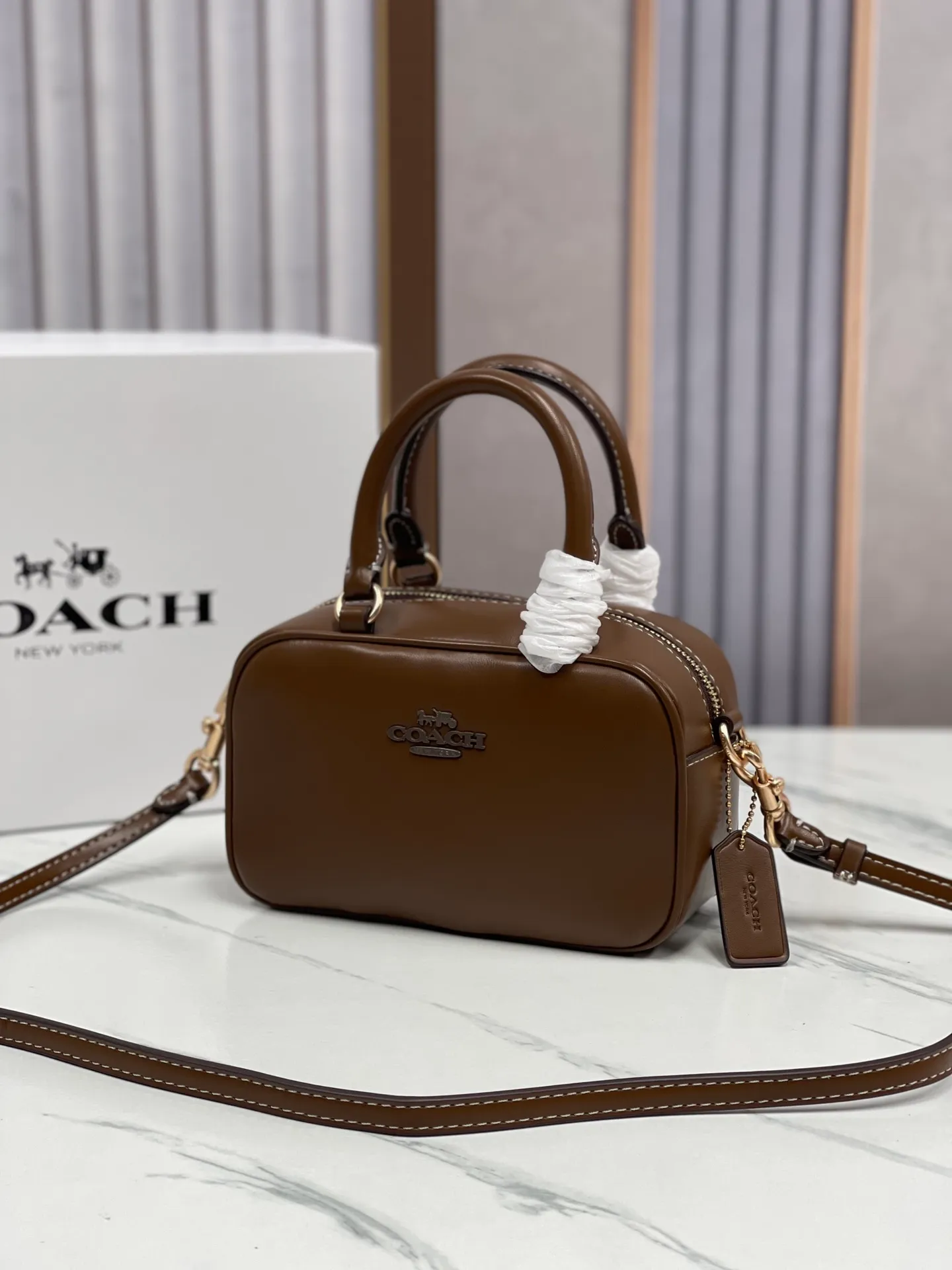 P390¥💰coach/Coach’s new June model Andrea is really not to be missed. CT768 Andrea series is so beautiful! Simple and fashionable, versatile and practical! It’s great whether for personal use or as a gift! Size 21/11/7.
