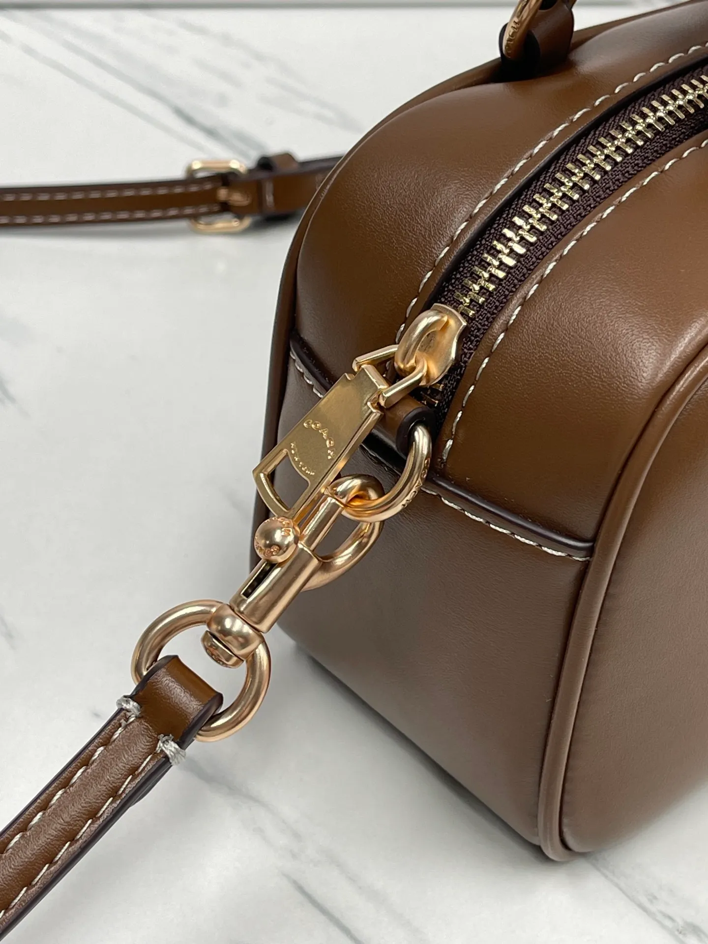 P390¥💰coach/Coach’s new June model Andrea is really not to be missed. CT768 Andrea series is so beautiful! Simple and fashionable, versatile and practical! It’s great whether for personal use or as a gift! Size 21/11/7.