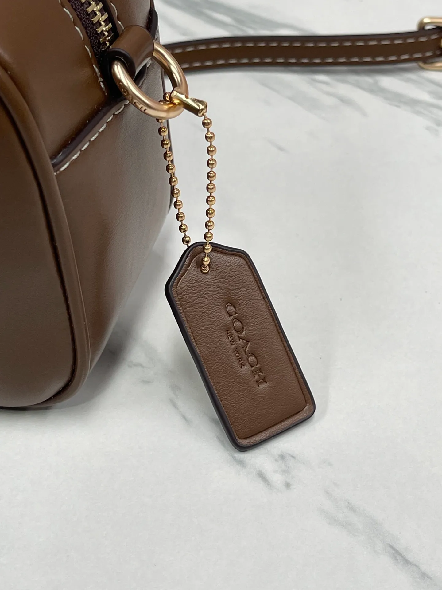 P390¥💰coach/Coach’s new June model Andrea is really not to be missed. CT768 Andrea series is so beautiful! Simple and fashionable, versatile and practical! It’s great whether for personal use or as a gift! Size 21/11/7.