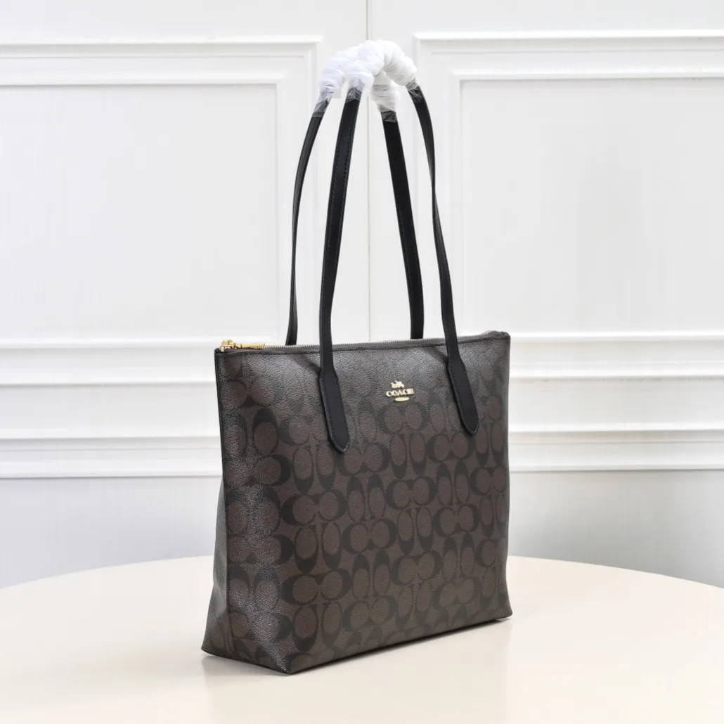 P340 [Top original order] COACH classic zipper shopping bag 4455 zipper style, good privacy, textured bag body, easy to care for, small girls can also carry it, classic and timeless style! Size: 29*24*11.5cm, pocket opening 38cm