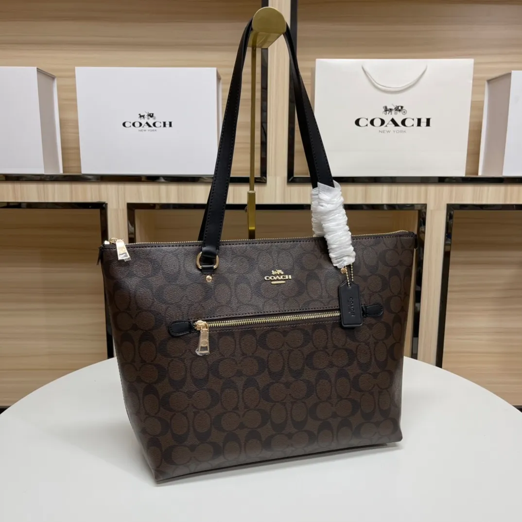 Batch 420💰coach/Coach new model 79609, super good upper body effect, women's PVC single shoulder casual trendy women's bag tote bag, size 32.28.13,