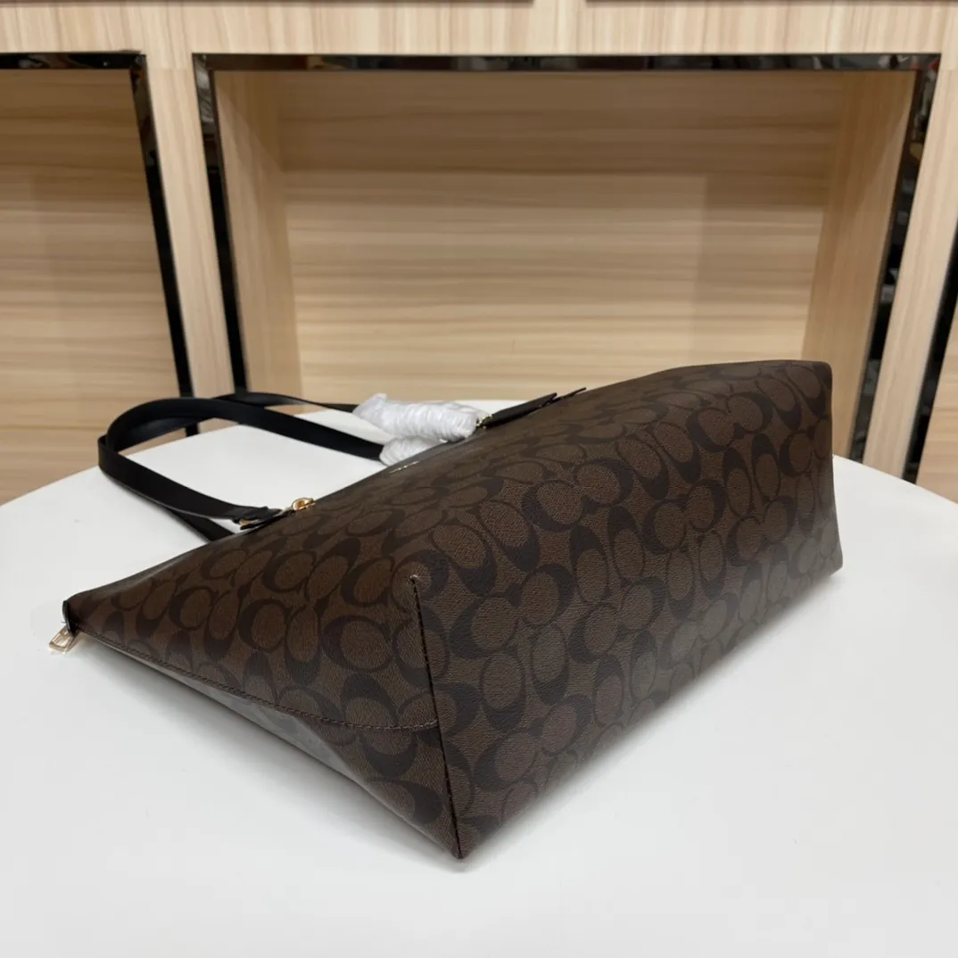 Batch 420💰coach/Coach new model 79609, super good upper body effect, women's PVC single shoulder casual trendy women's bag tote bag, size 32.28.13,