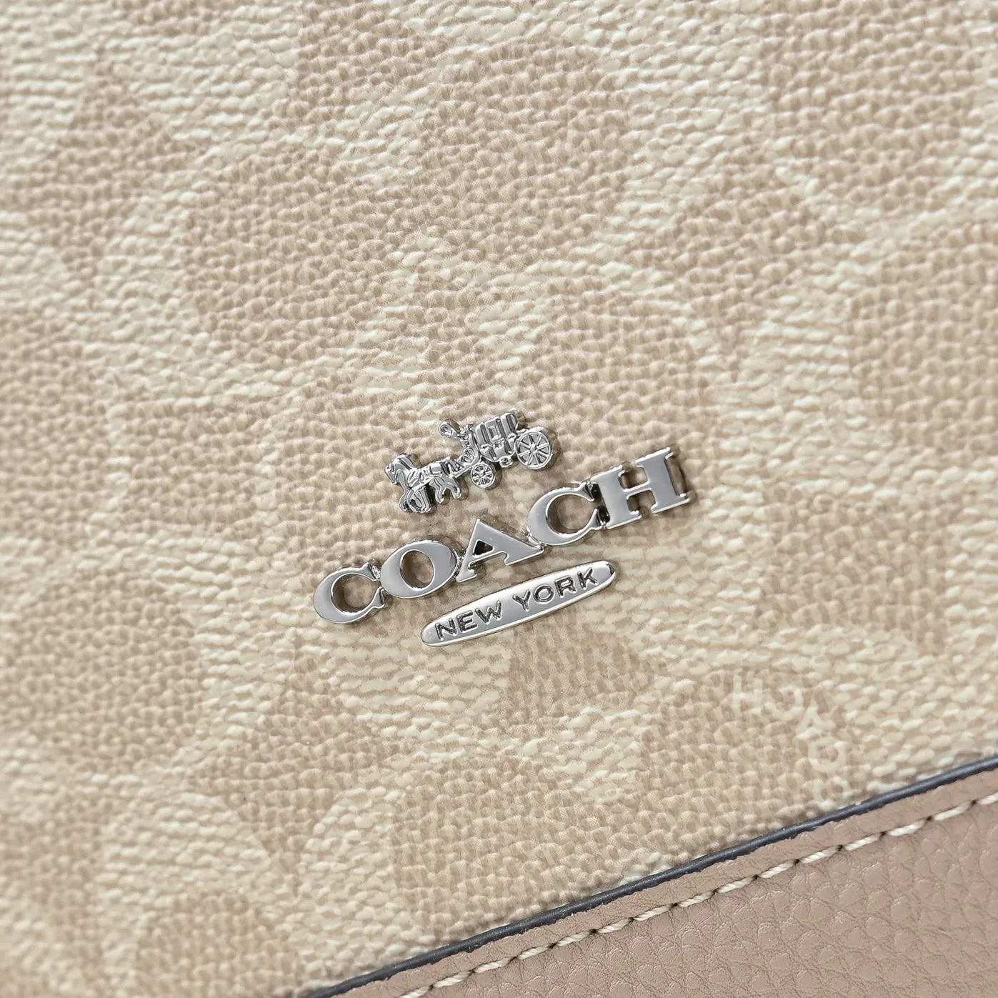 P380 [Top original order] Style number: CBH20 Size: 23*28.5*11.5cm
