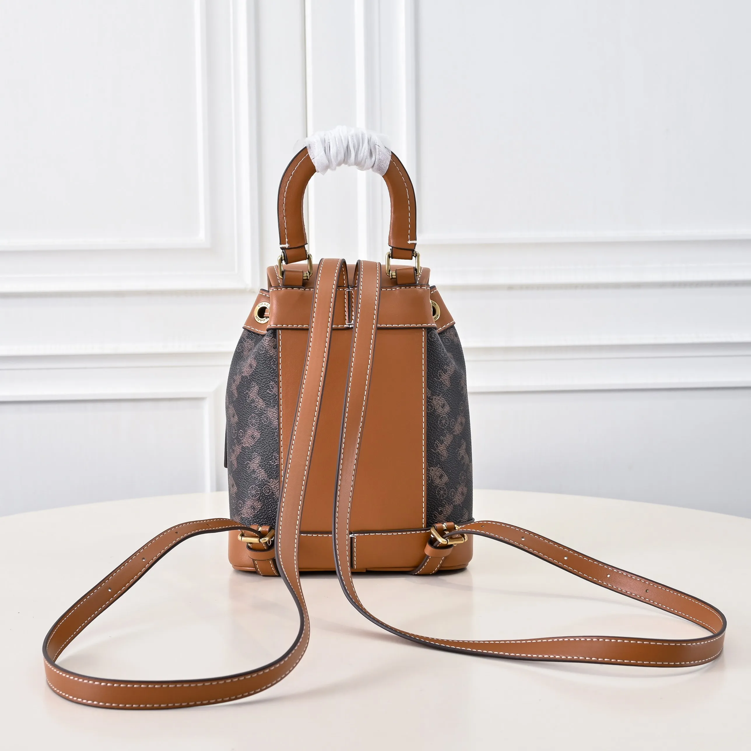 Style number: CAM31 Size: 17*11*22.5cm