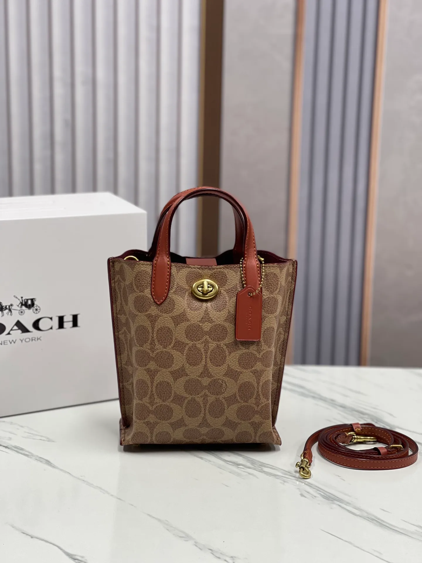 Batch 400💰Coach/Coach new counter 2024 CR676 CR675 new Willow tote bag mini denim/cowhide, the bag has compartments and small girls can completely handle it, size: 16.5