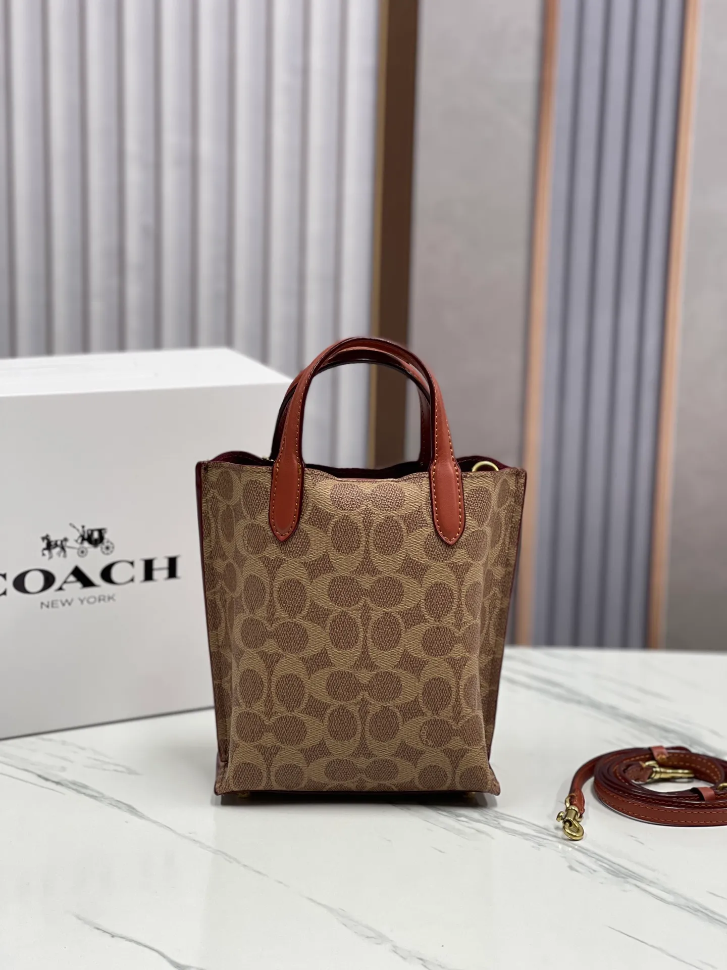Batch 400💰Coach/Coach new counter 2024 CR676 CR675 new Willow tote bag mini denim/cowhide, the bag has compartments and small girls can completely handle it, size: 16.5