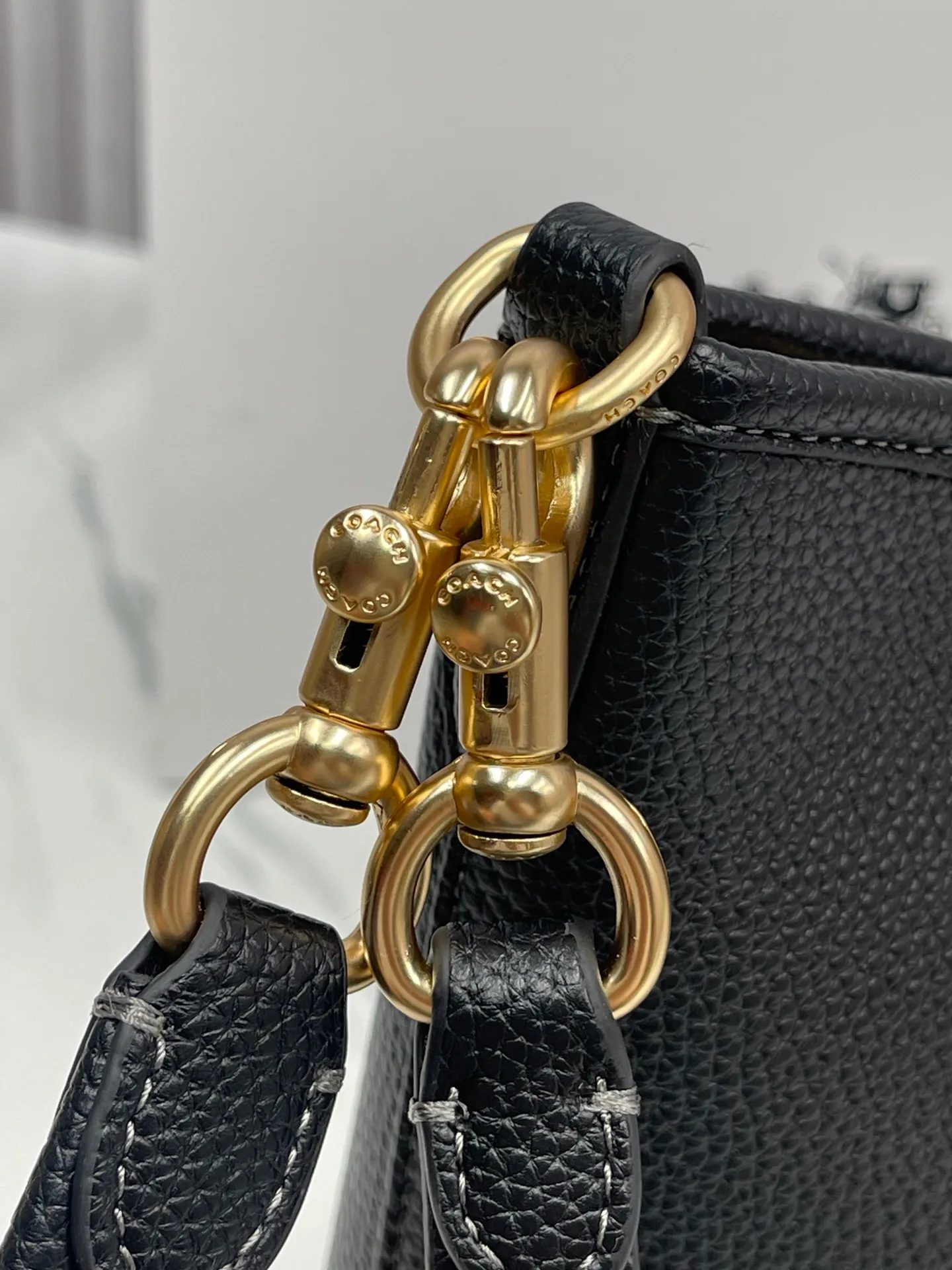 Top original order, batch 420💰Koujia counter synchronization. New underarm bag Laurela single shoulder crossbody portable hobo bag Style number: CR149 Size: 28-18-11cm