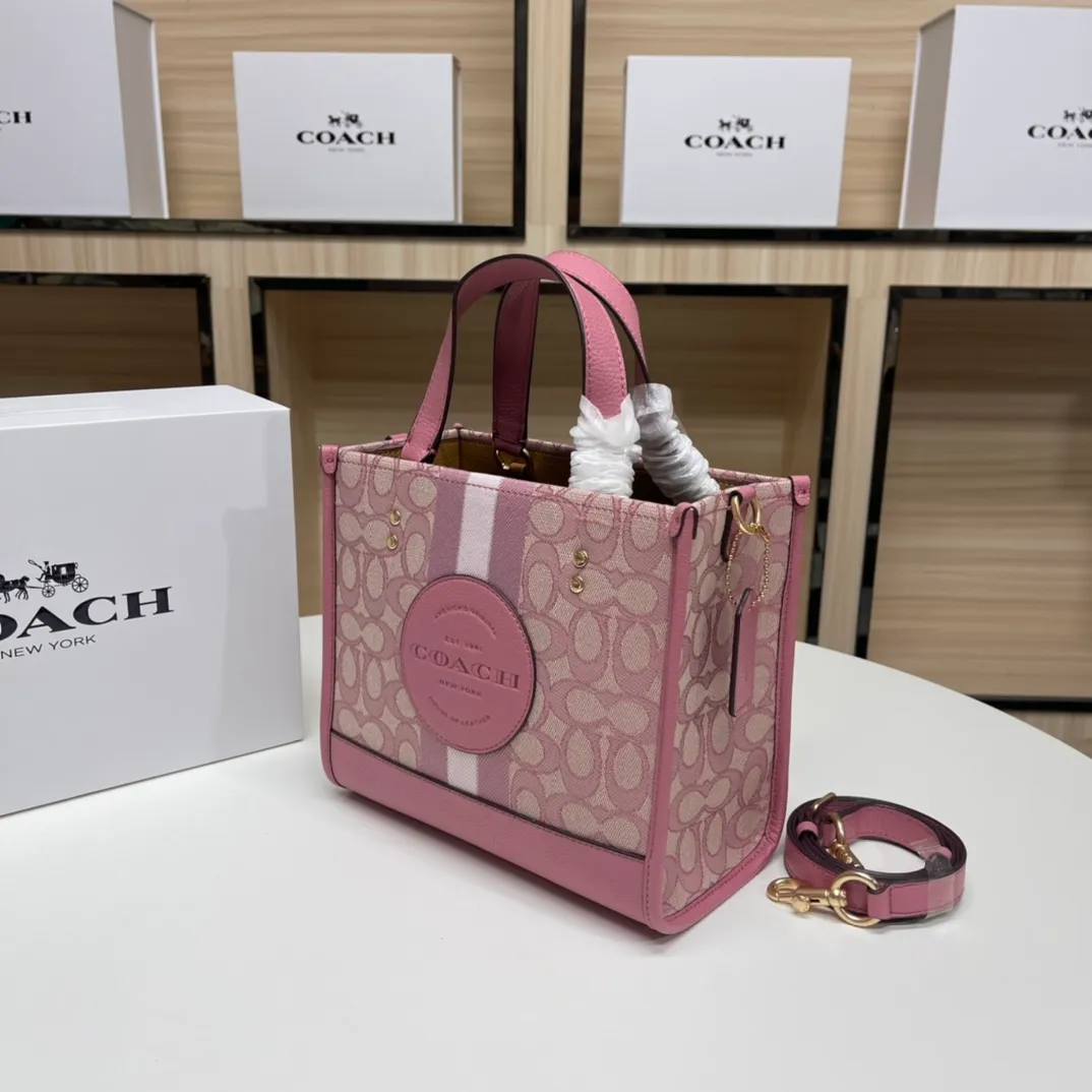 Top original order batch 420💰coach/Coach new color field 22 small portable cross-body shopping bag, fashionable European and American, Mini 22 unique redwood color soothing warm tones a winter color super gentle Dempsey Chambray series no one is unfamiliar with classic style color matching in different seasons Model 8417 size: 22*20*12 cm,