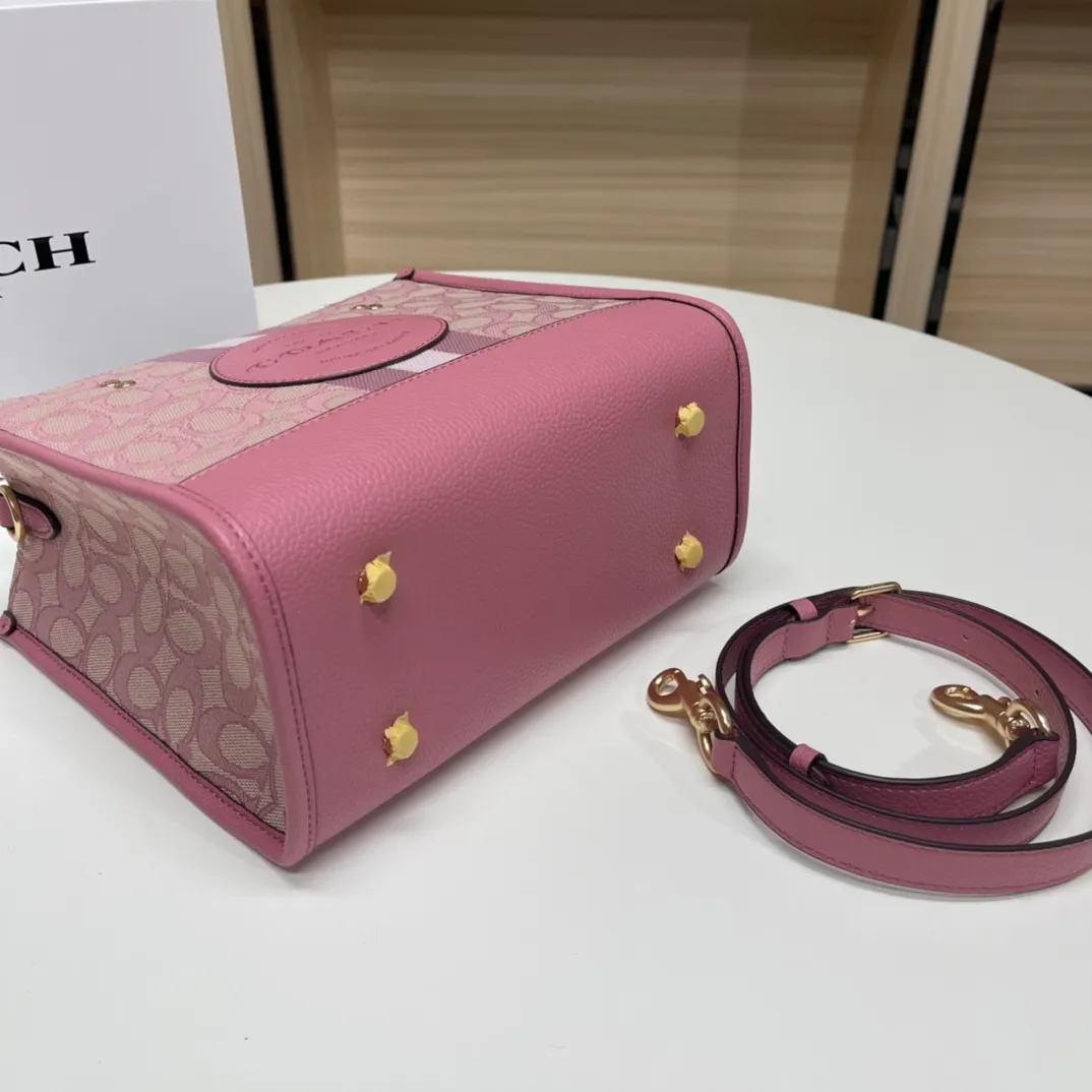 Top original order batch 420💰coach/Coach new color field 22 small portable cross-body shopping bag, fashionable European and American, Mini 22 unique redwood color soothing warm tones a winter color super gentle Dempsey Chambray series no one is unfamiliar with classic style color matching in different seasons Model 8417 size: 22*20*12 cm,
