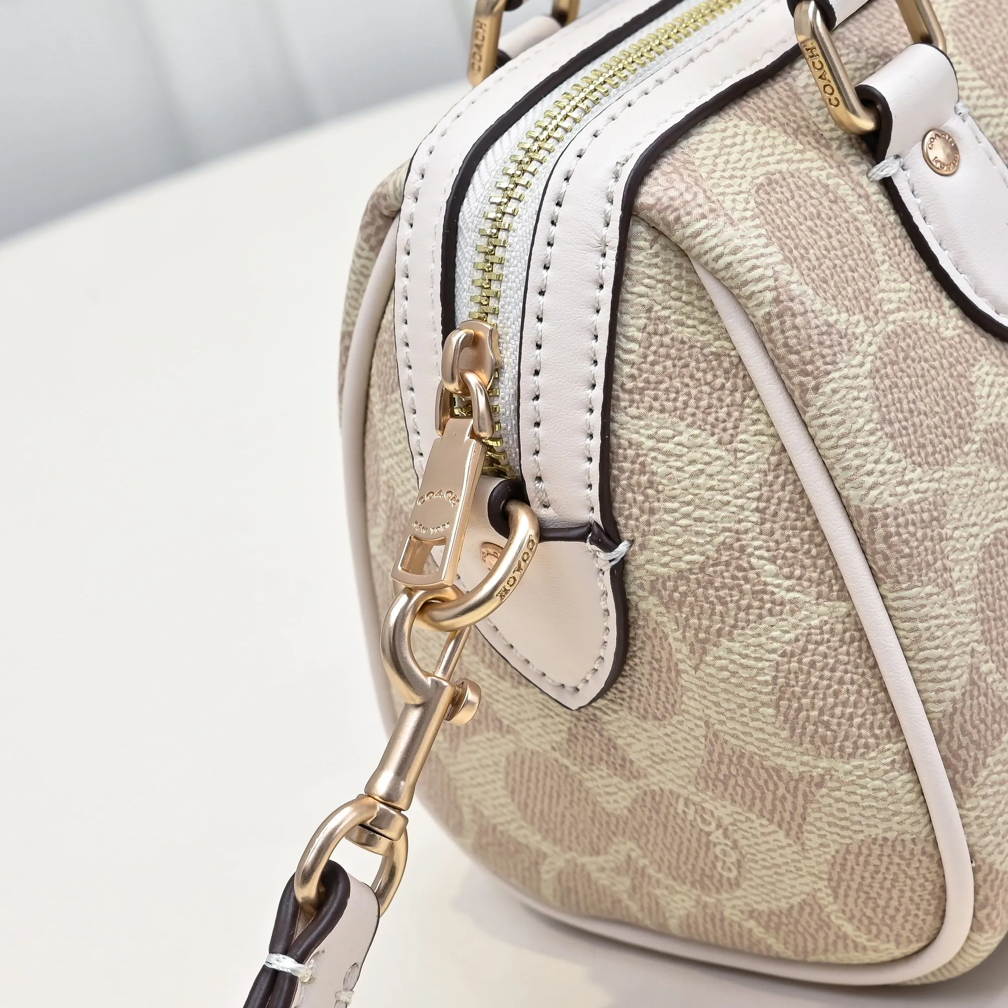 P340【Top original order】Model number: CW330 Size: 17.5*12*10cm