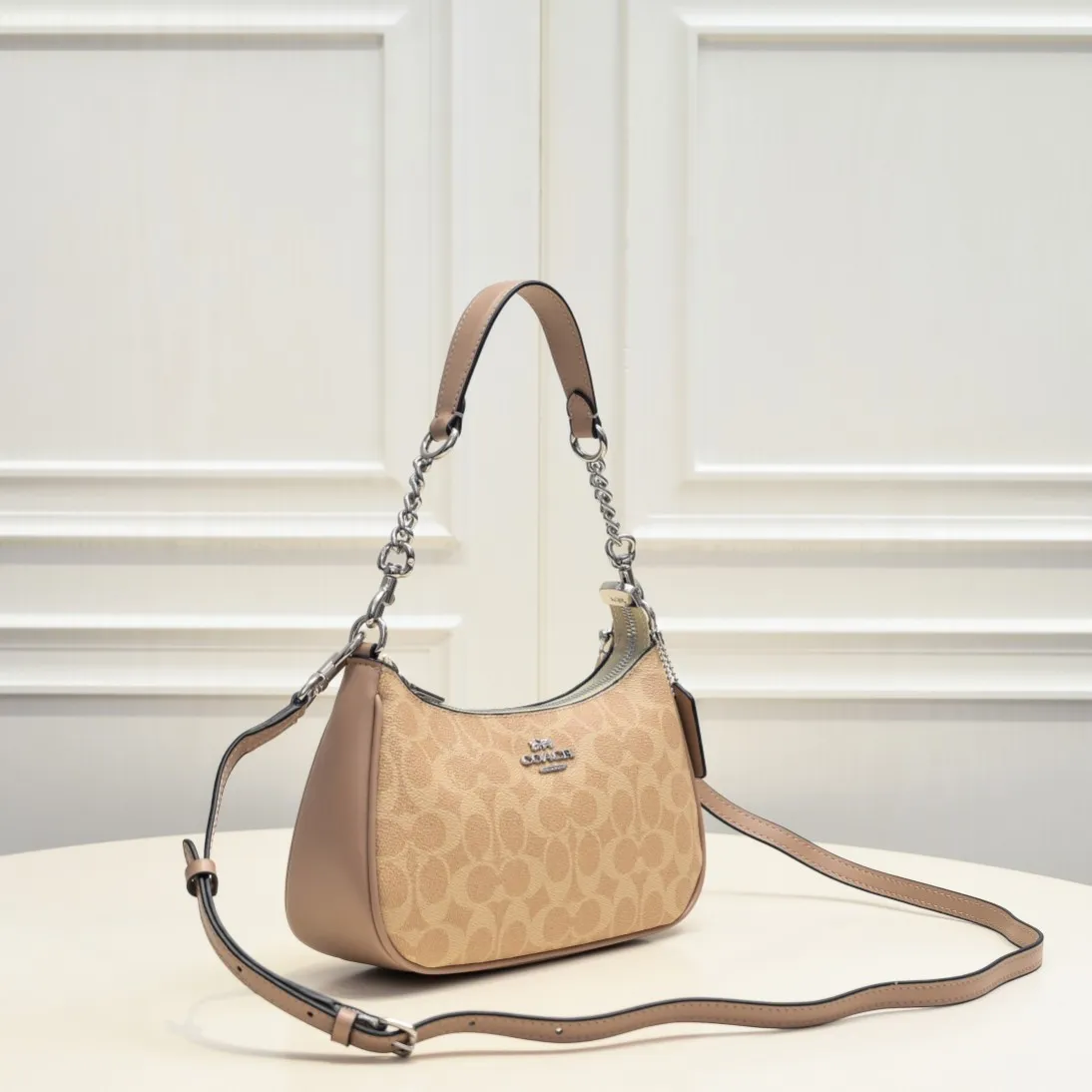 P260 [Top original order] Style number: CV993 Size: 24.5*15.5*7.5cm