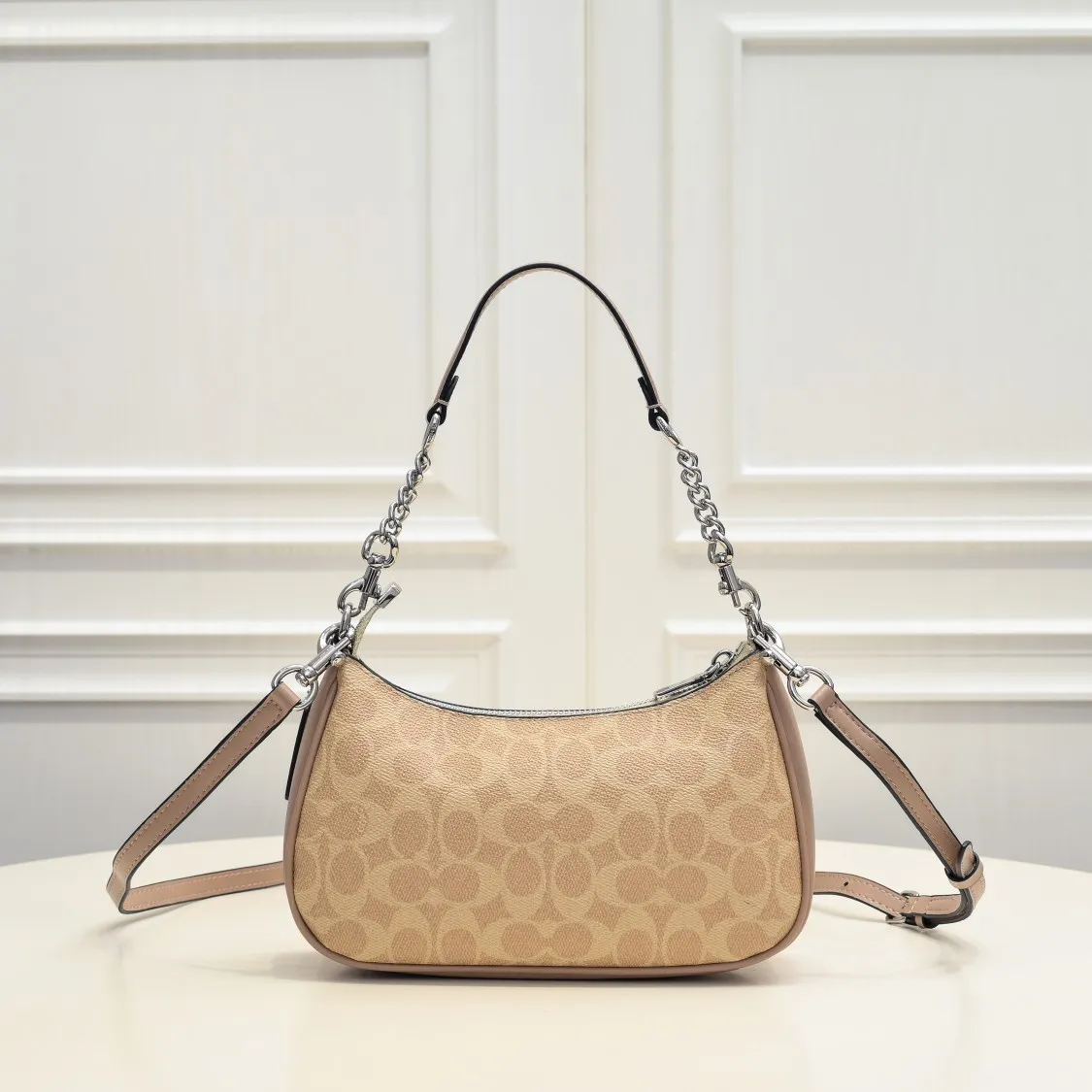P260 [Top original order] Style number: CV993 Size: 24.5*15.5*7.5cm